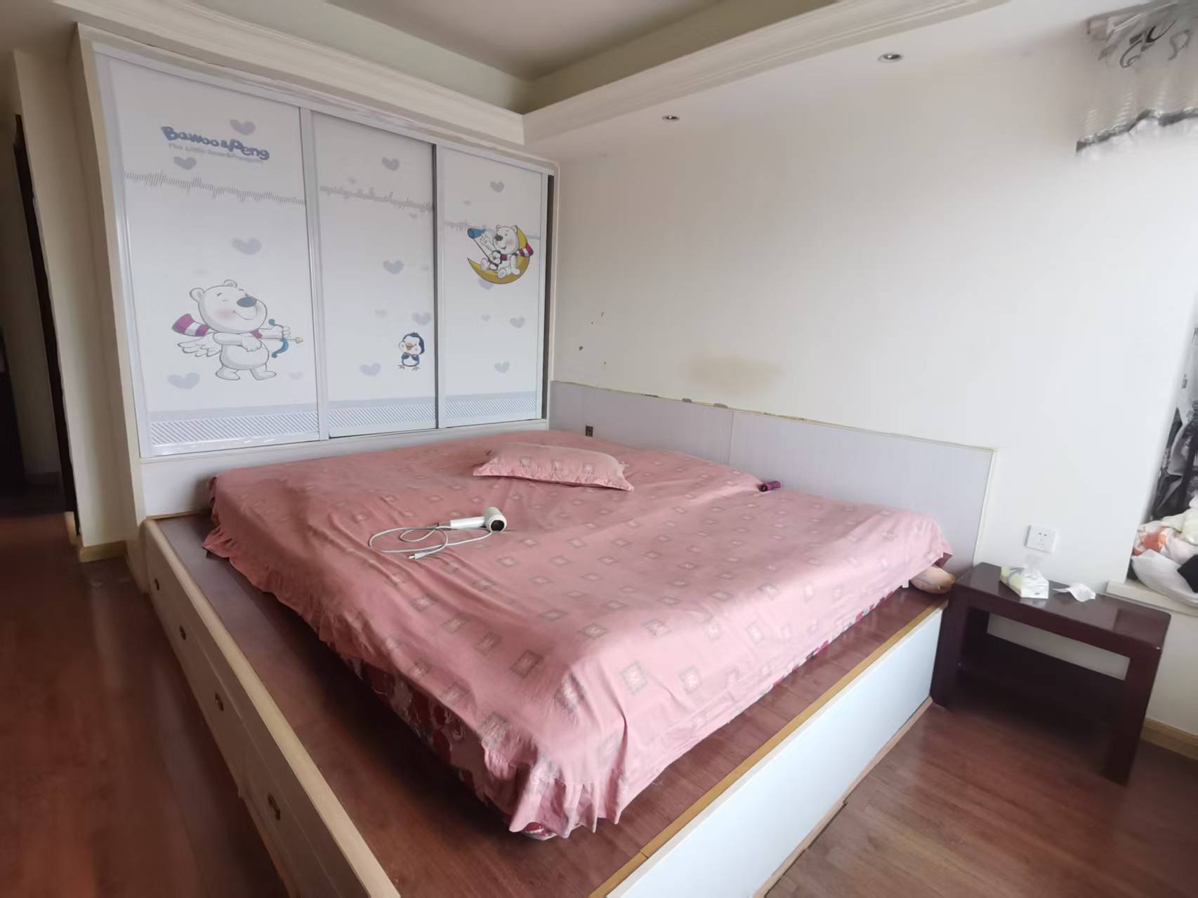 碧桂园 4室2厅4卫 2000.0元/月 碧桂园 4室2厅4卫 2000.0元/月室内图