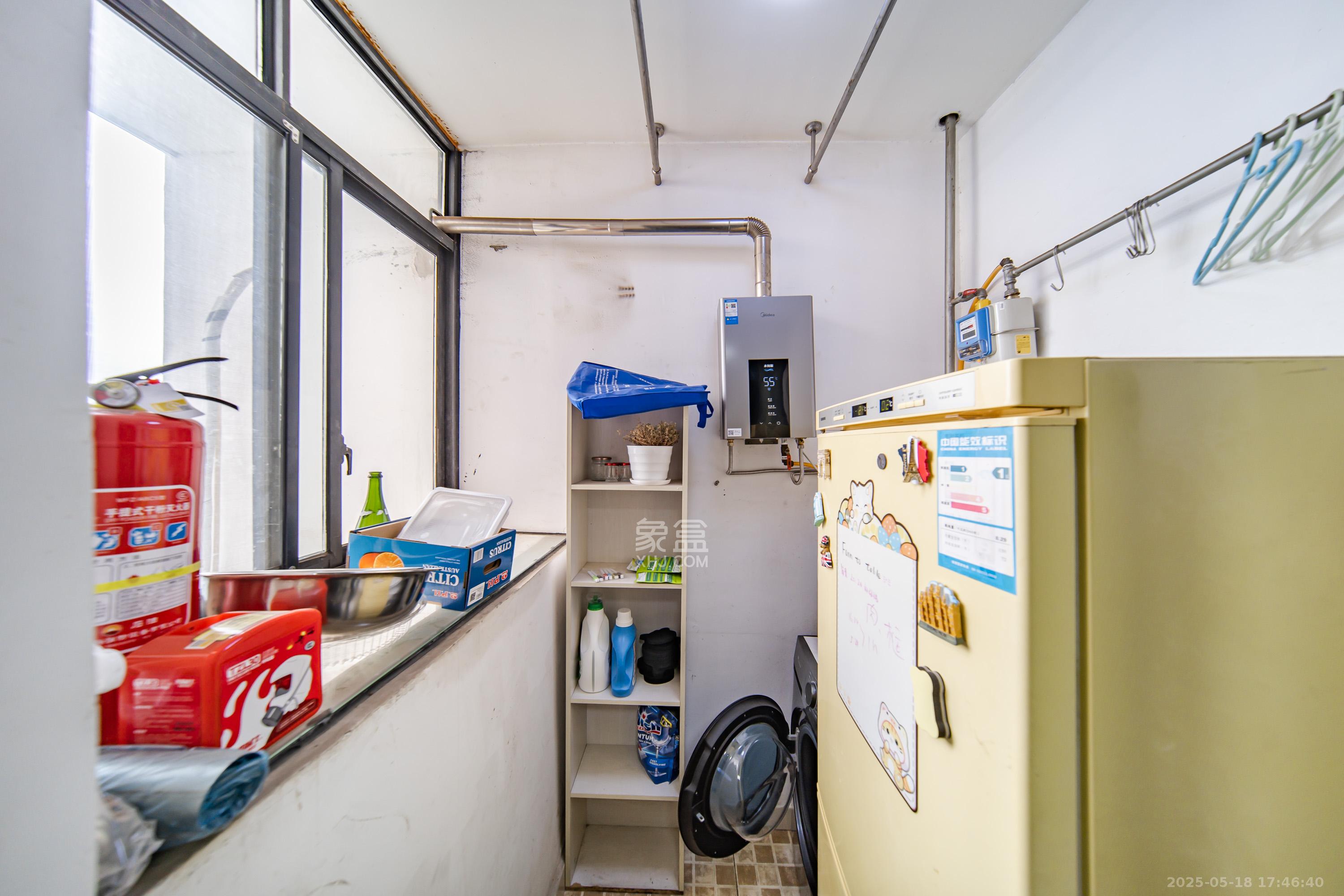 阳光100三期  2室2厅1卫    75.0万 阳光100三期  2室2厅1卫    75.0万阳台