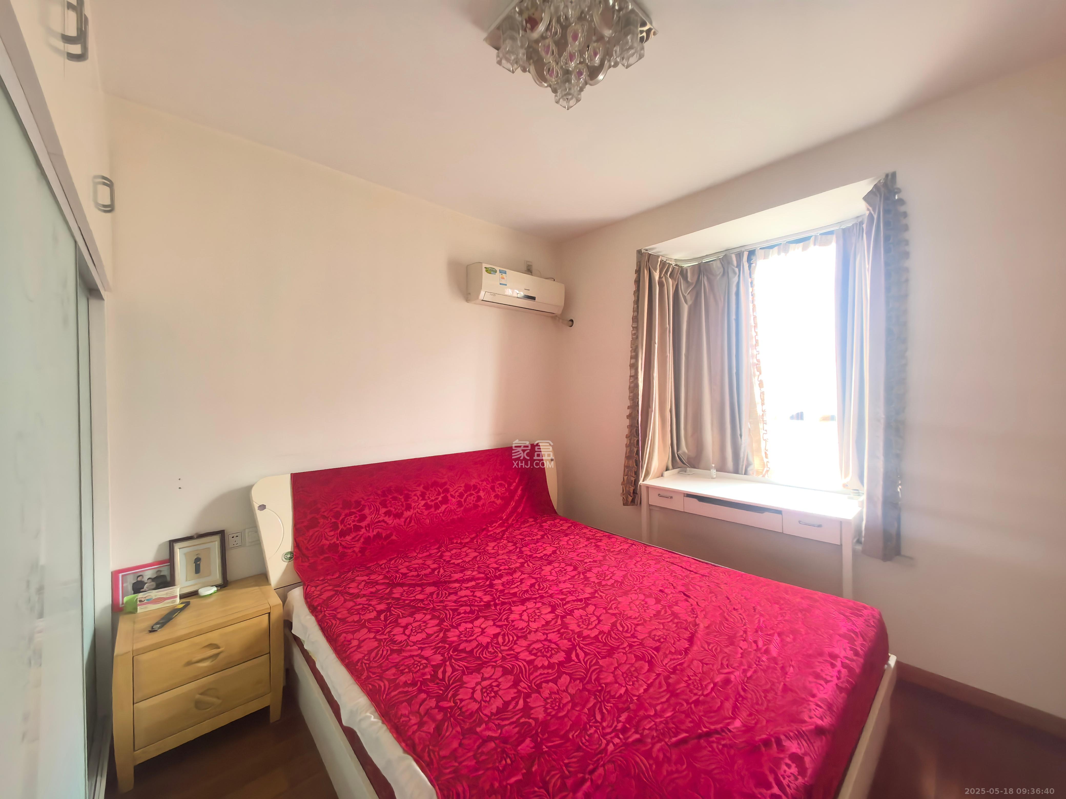 东方名苑臻嘉园  3室2厅3卫    98.8万 东方名苑臻嘉园  3室2厅3卫    98.8万客厅