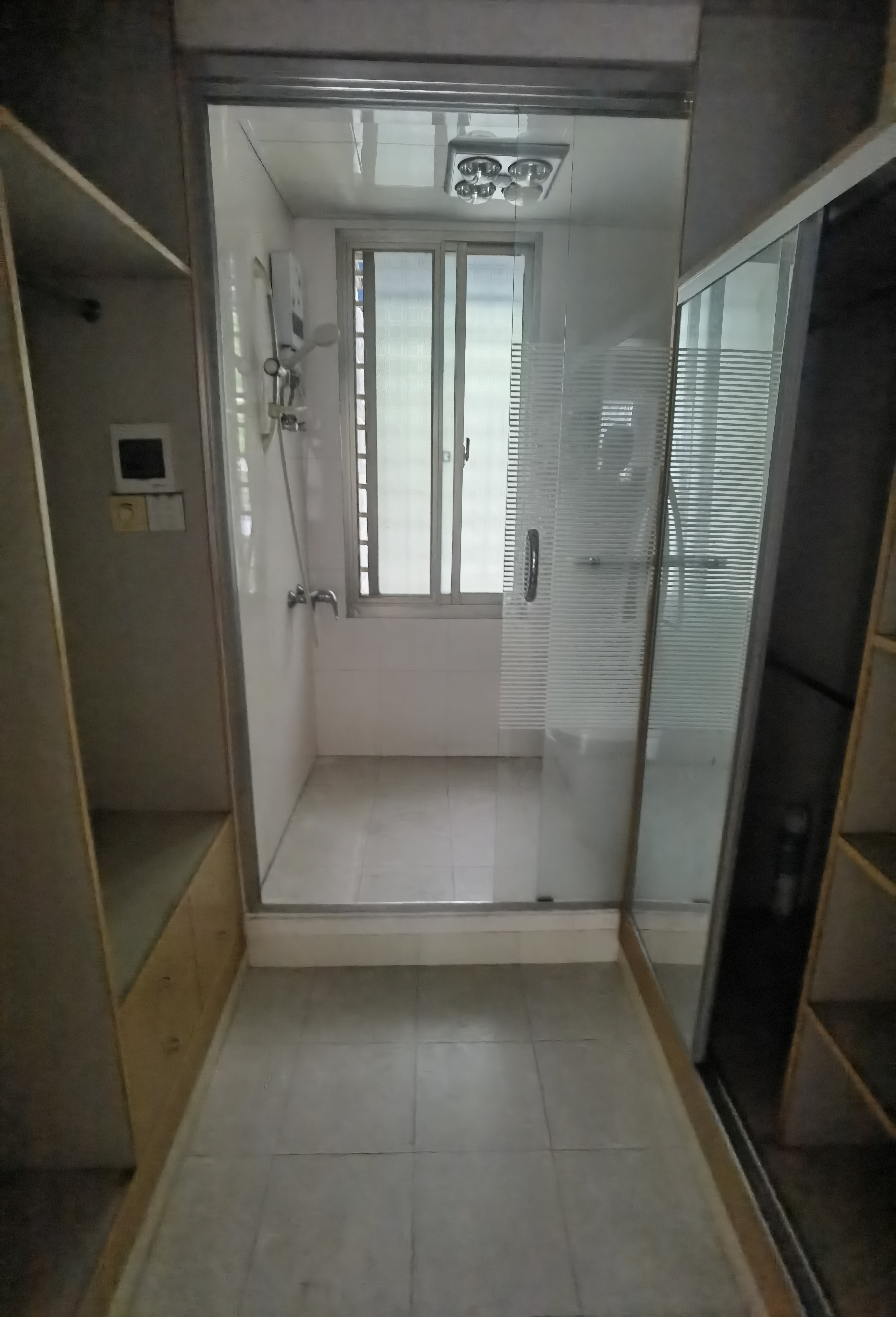 东方豪苑 4室2厅2卫 80.8万 东方豪苑 4室2厅2卫 80.8万客厅