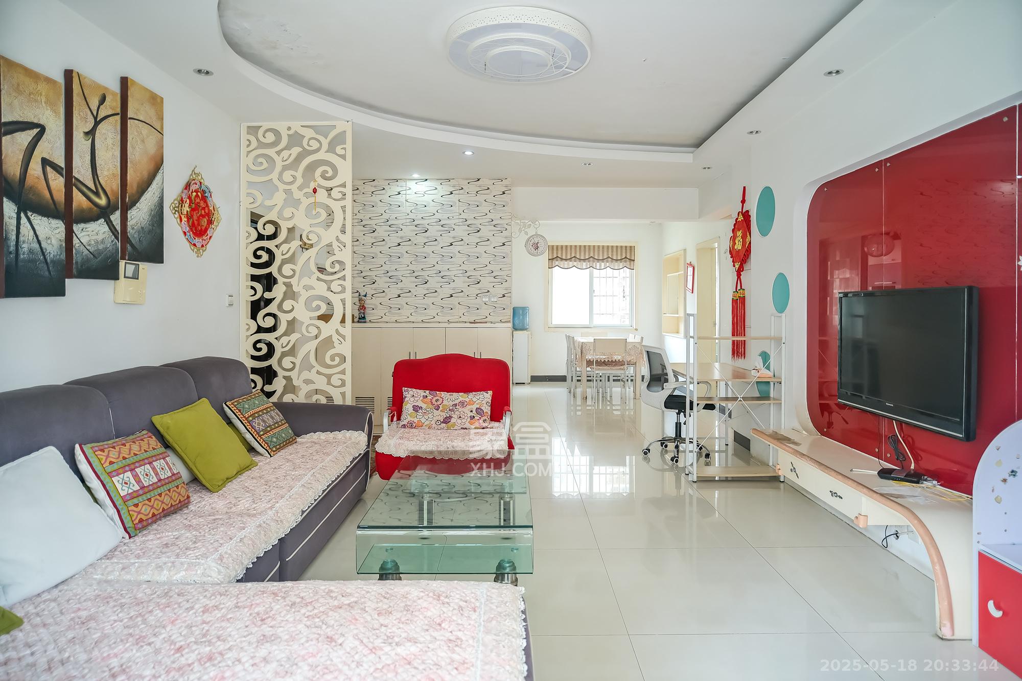 世景华庭 2室2厅1卫 53.8万 世景华庭 2室2厅1卫 53.8万客厅