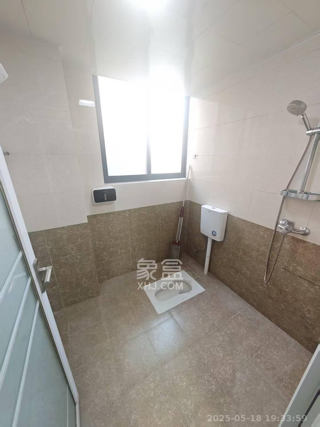 天城湖光山色  4室2厅2卫    3400.0元/月 天城湖光山色  4室2厅2卫    3400.0元/月室内图