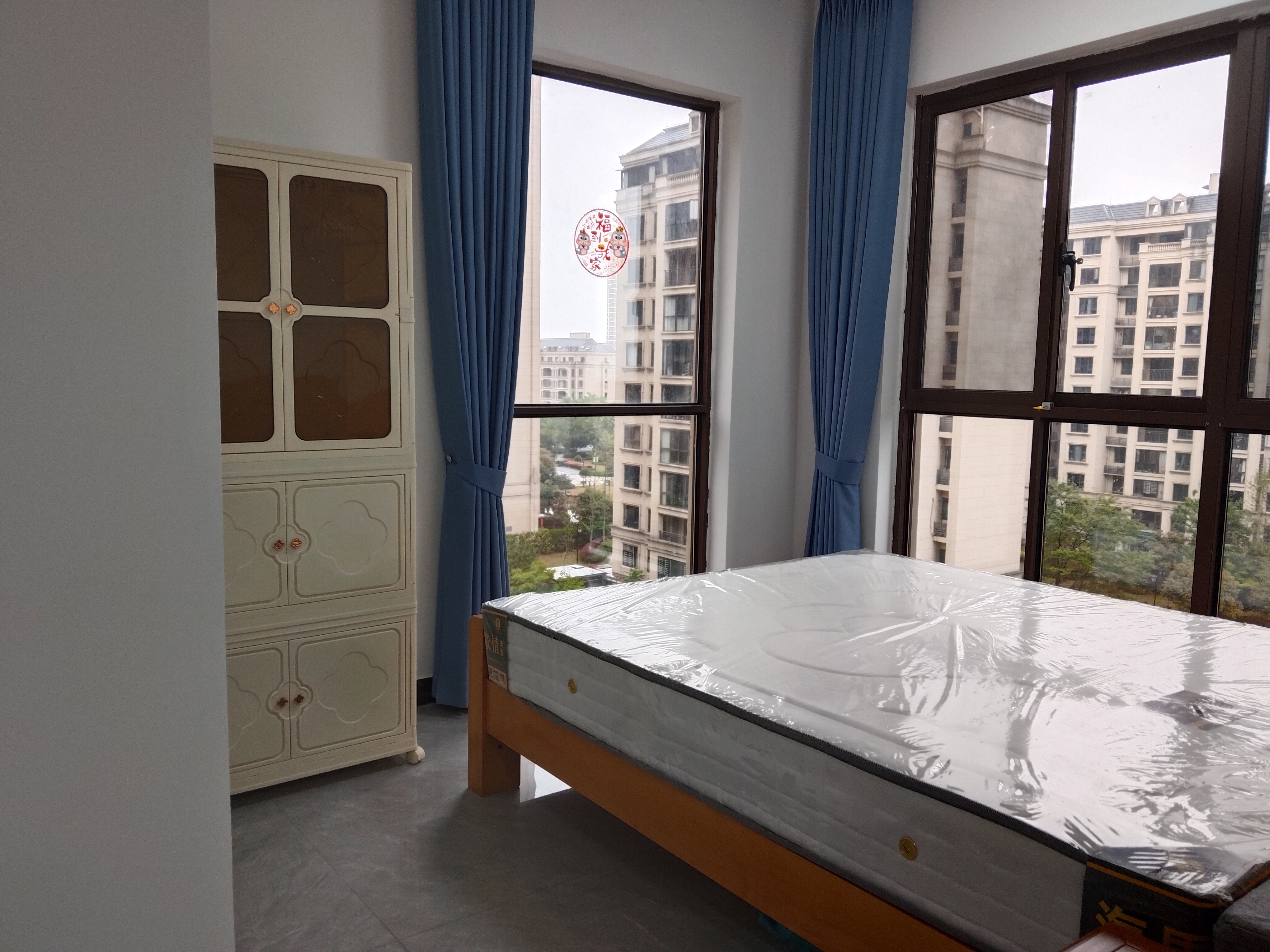 美的梧桐庄园 3室2厅2卫 2600.0元/月 美的梧桐庄园 3室2厅2卫 2600.0元/月室内图