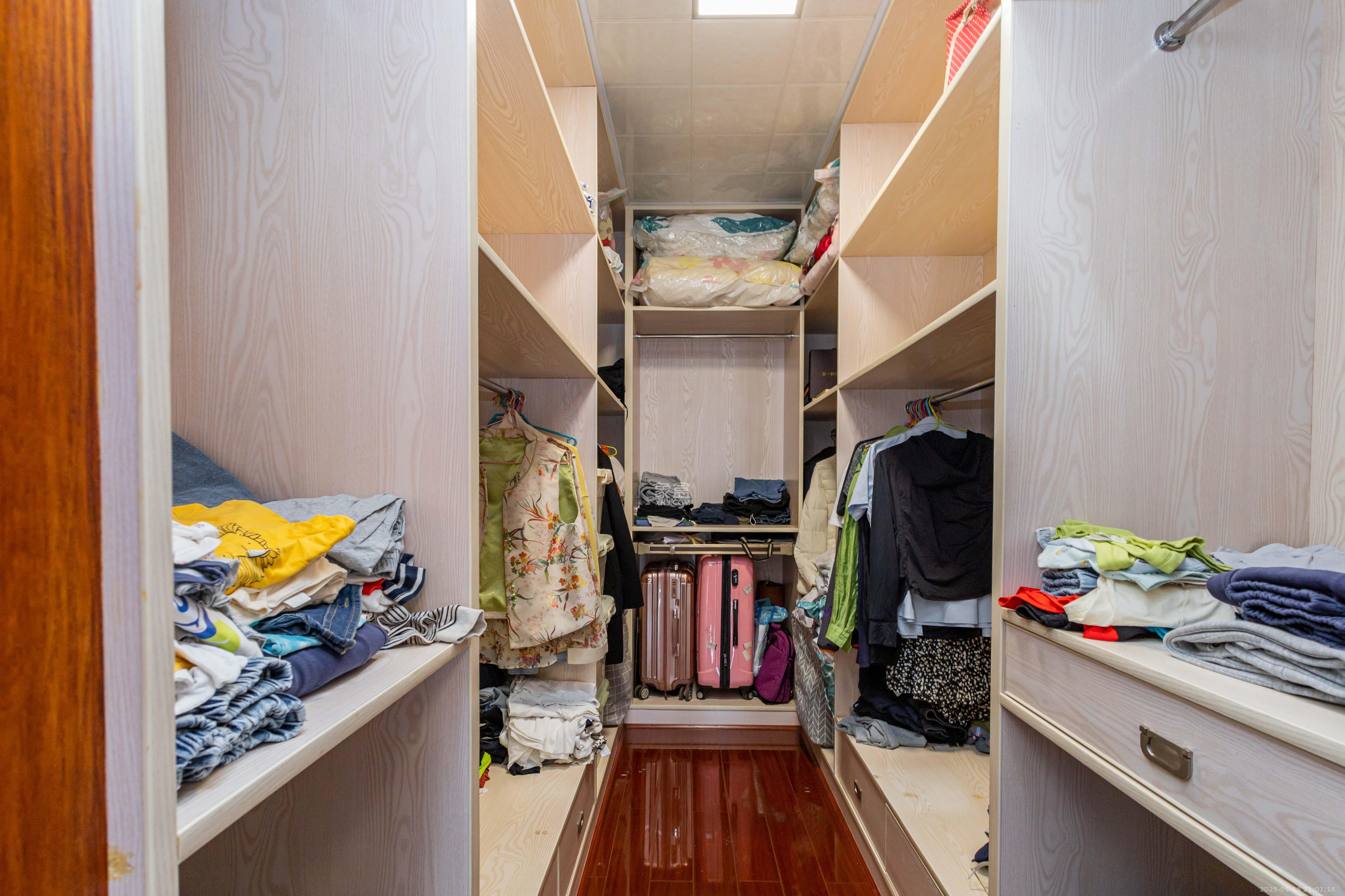 星城国际 3室2厅1卫 60.0万 星城国际 3室2厅1卫 60.0万卧室