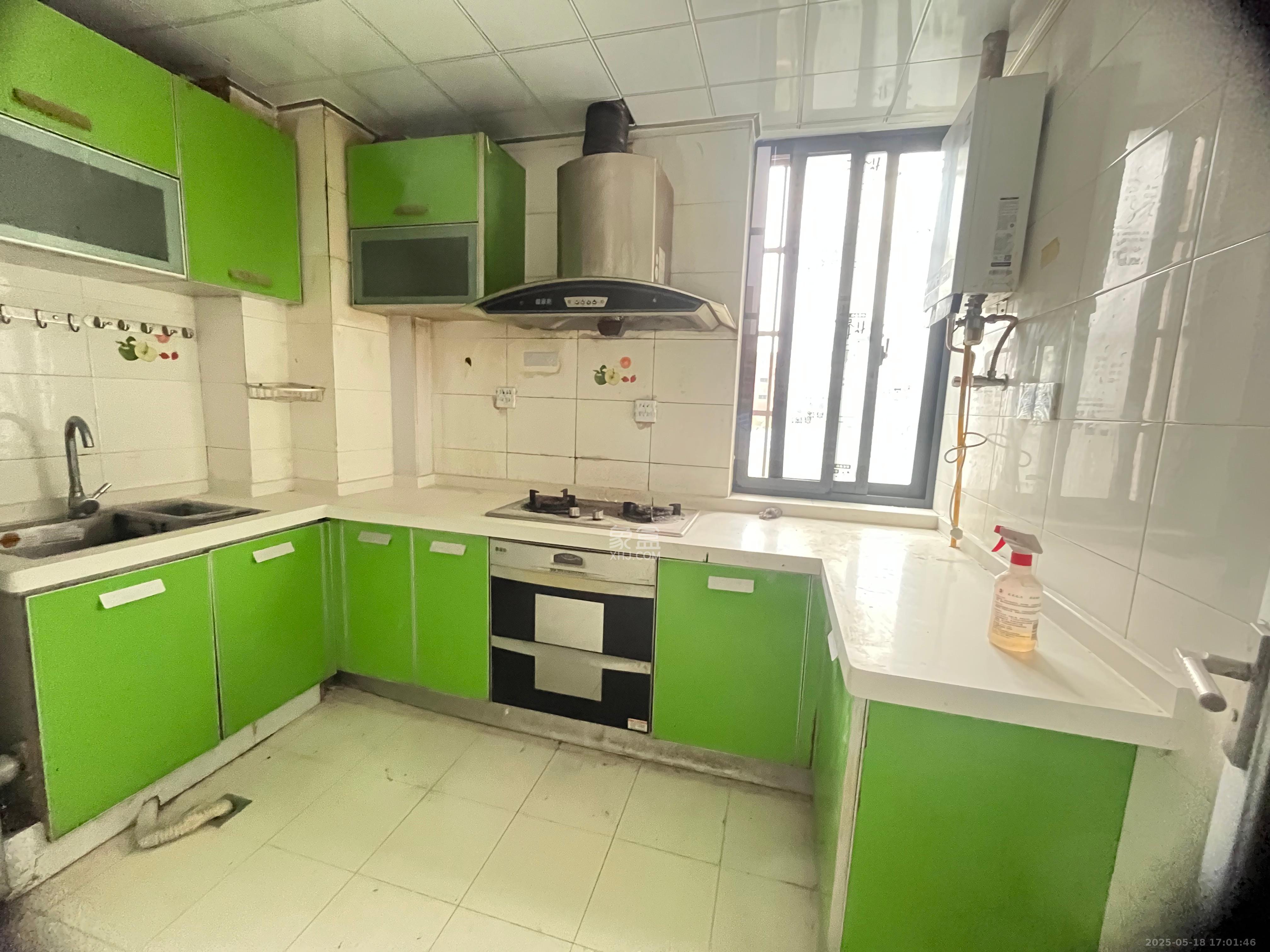 鑫兴佳园 3室2厅1卫 2600.0元/月 鑫兴佳园 3室2厅1卫 2600.0元/月室内图