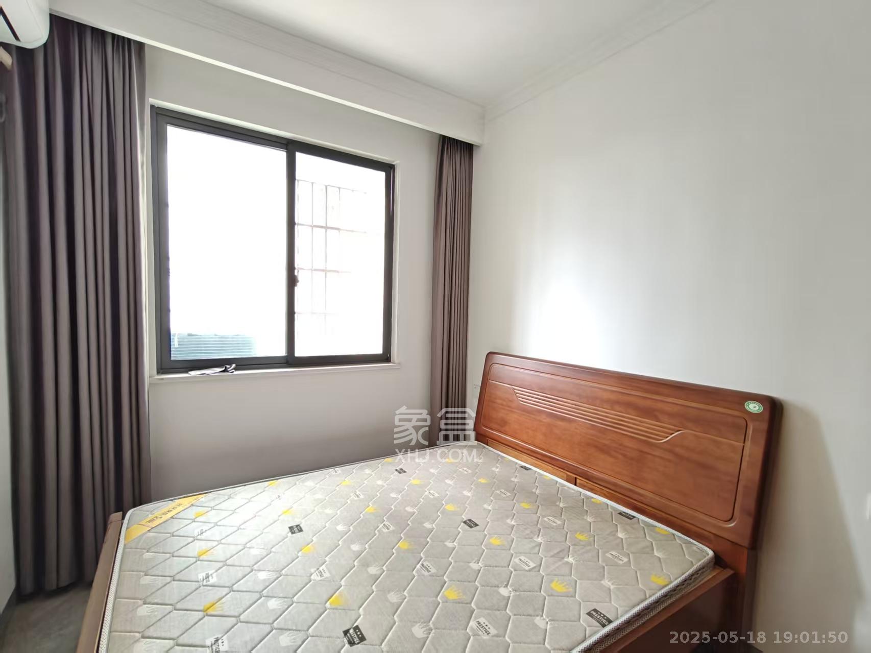 绿地香树花城 3室1厅1卫 1600.0元/月 绿地香树花城 3室1厅1卫 1600.0元/月室内图