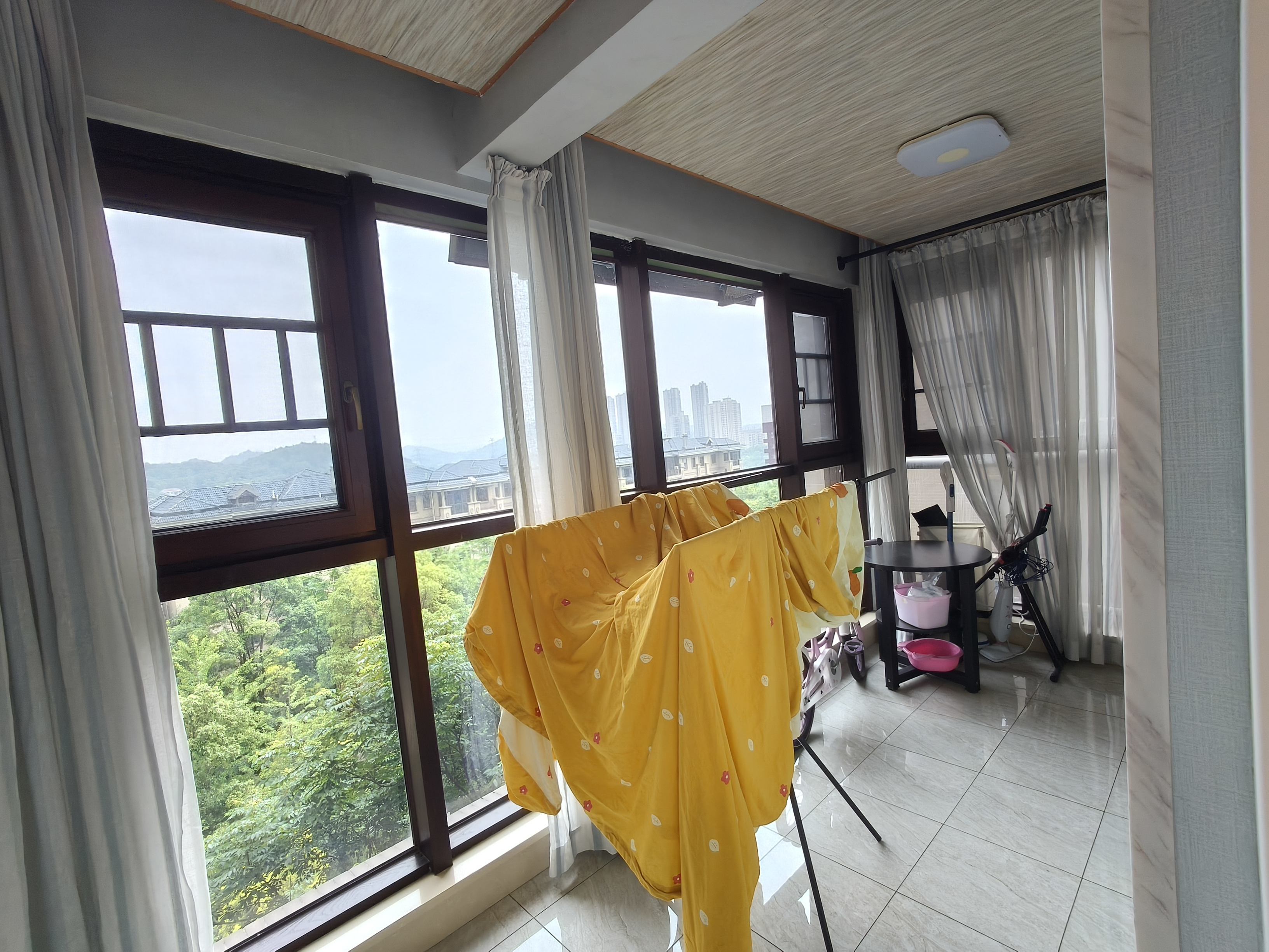 怡河园 4室2厅2卫 132.8万 怡河园 4室2厅2卫 132.8万阳台