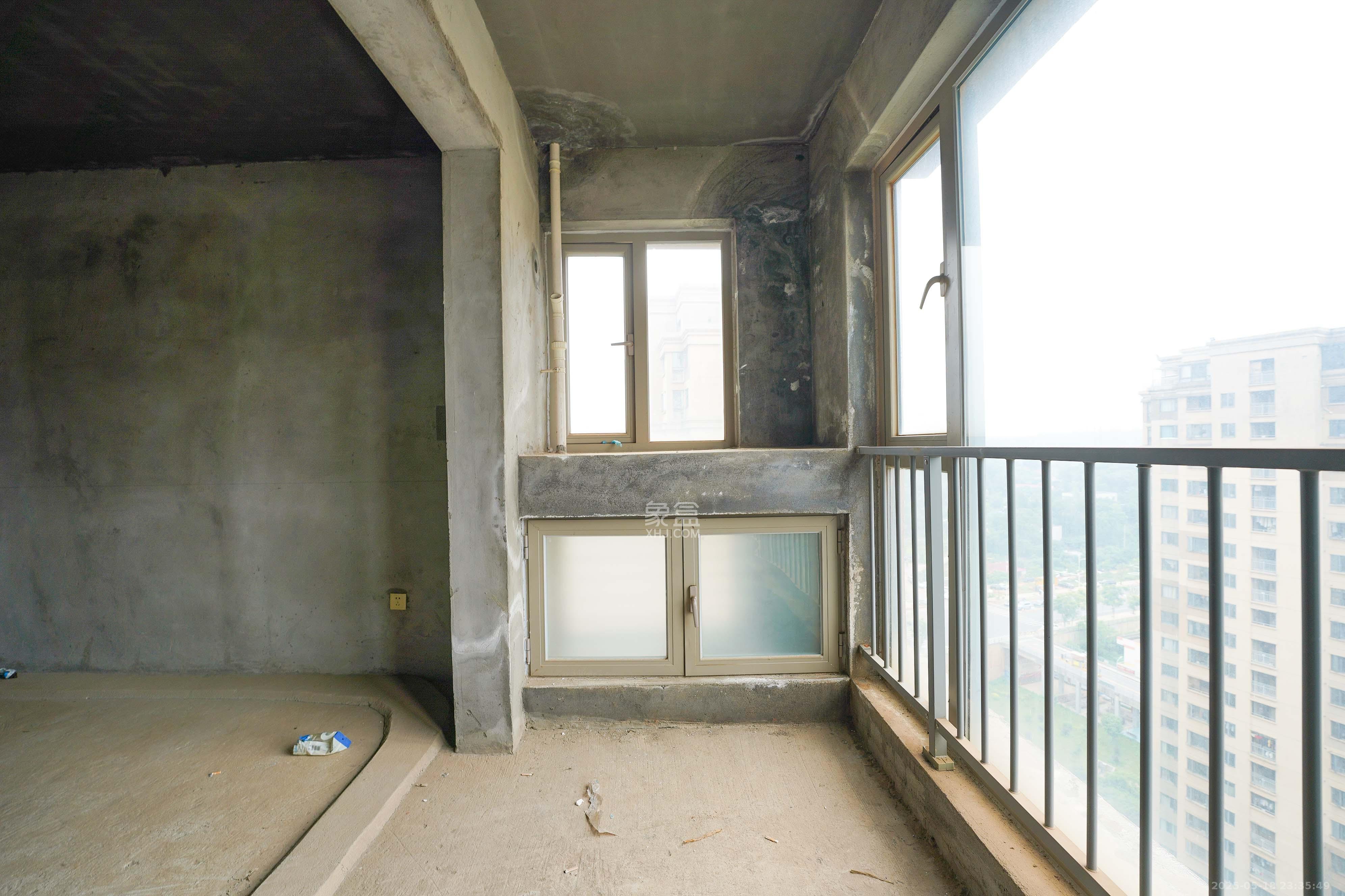 怡海星城  2室2厅1卫    37.8万阳台