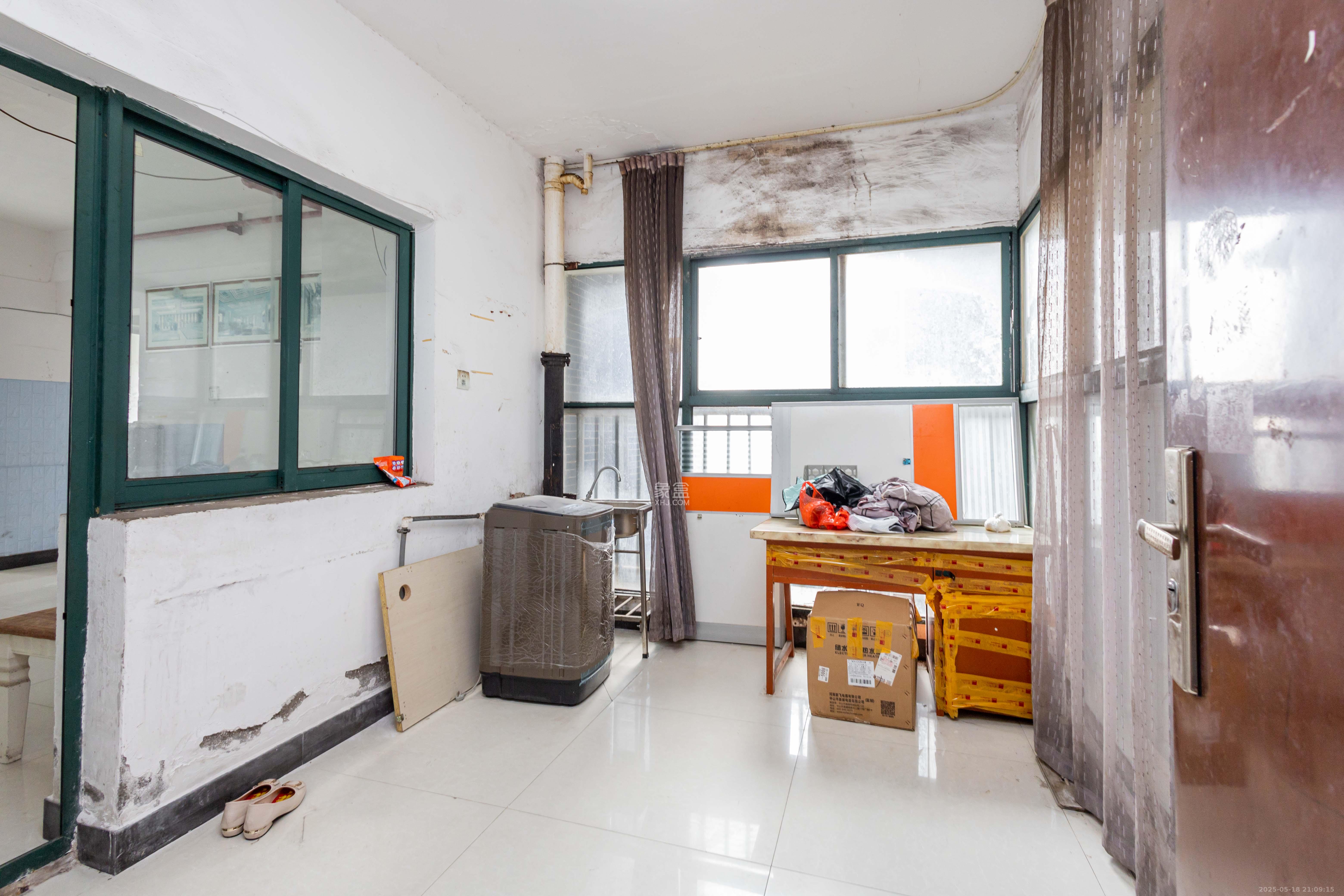 华天LOHO小镇 2室2厅1卫 48.0万 华天LOHO小镇 2室2厅1卫 48.0万厨房