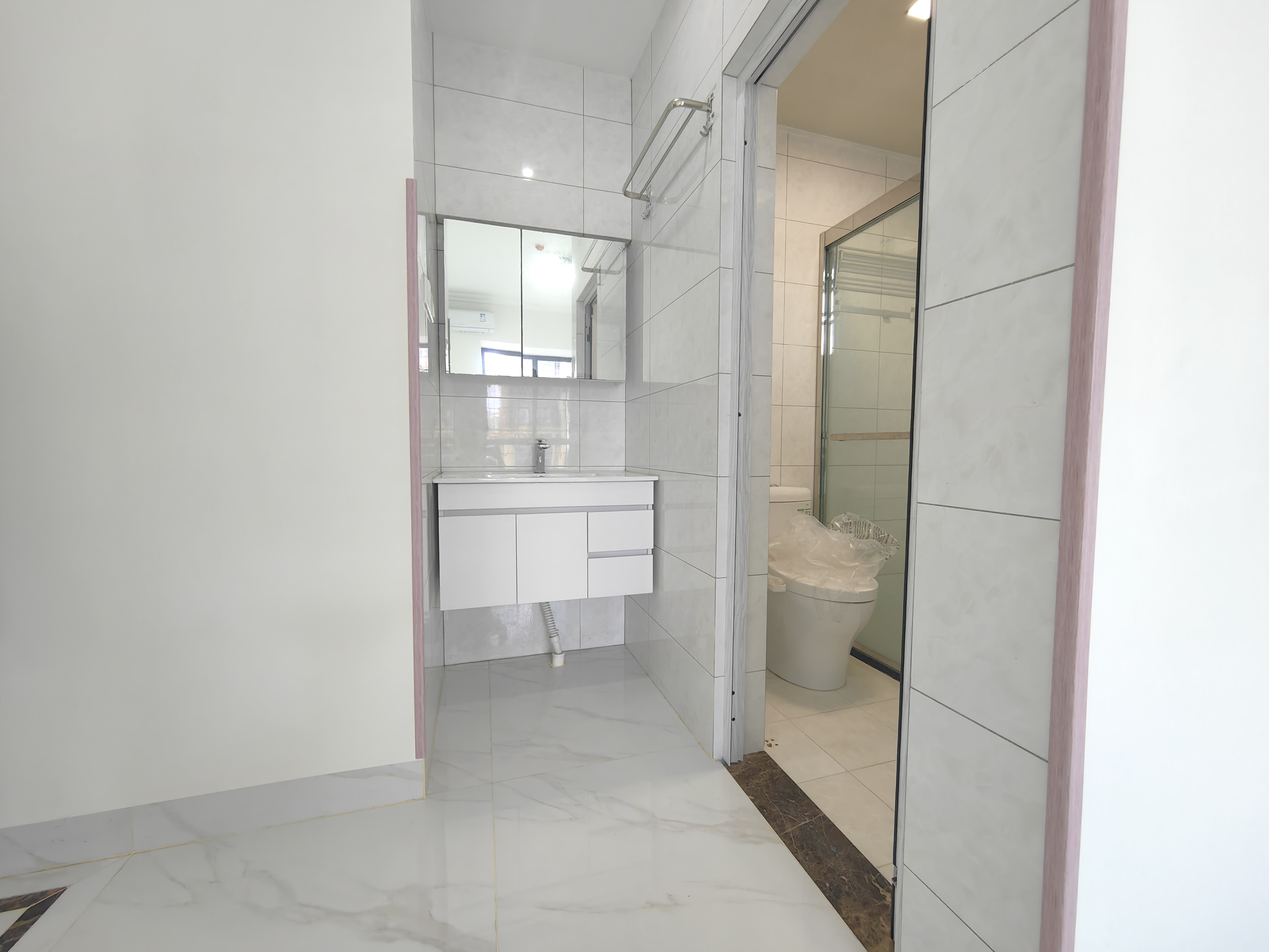 怡和湖城大境 5室2厅2卫 6000.0元/月 怡和湖城大境 5室2厅2卫 6000.0元/月室内图