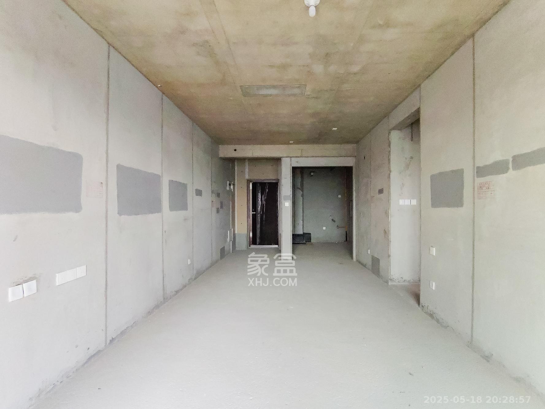 和顺府  3室2厅2卫    88.0万 和顺府  3室2厅2卫    88.0万客厅