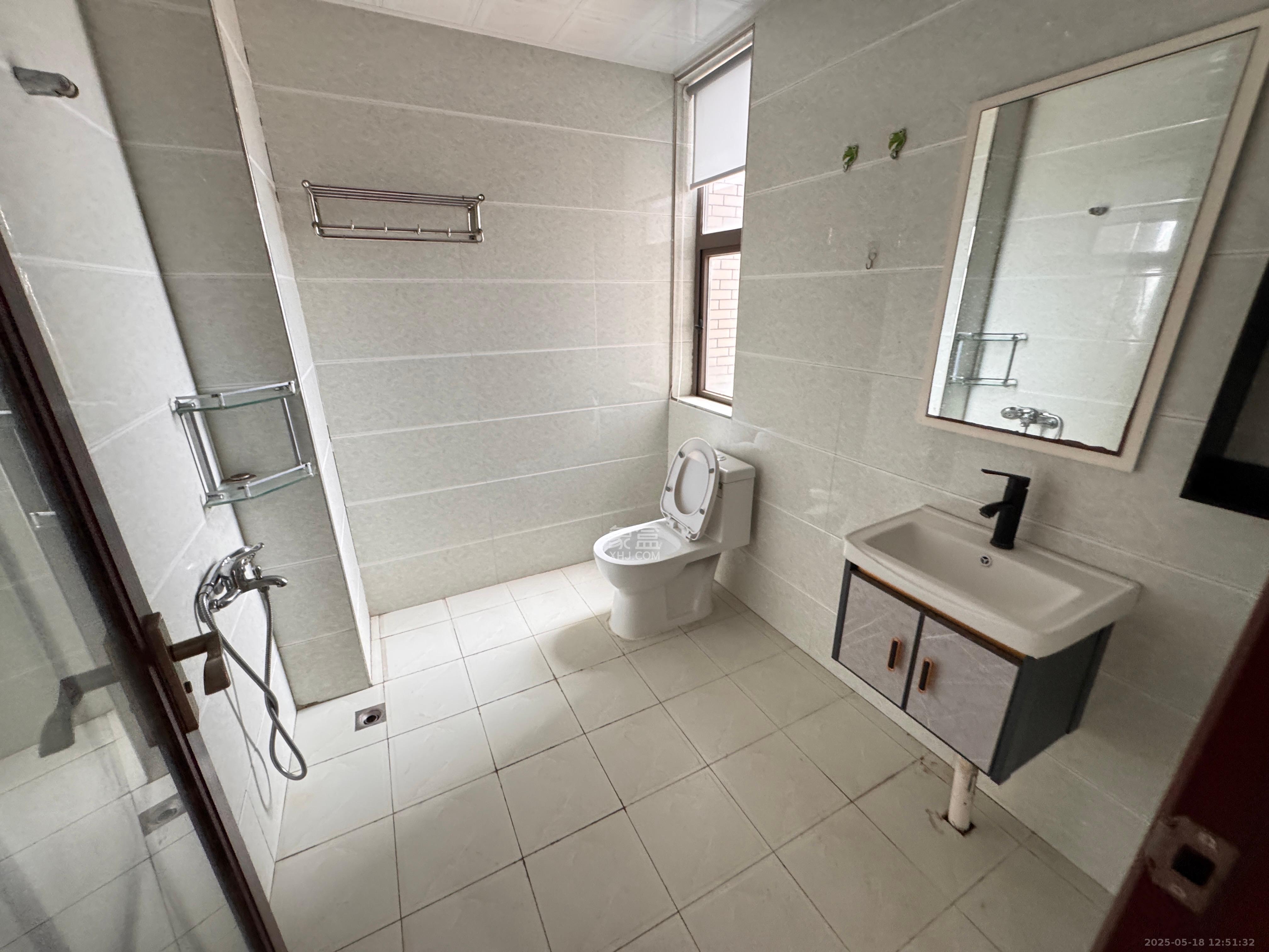 德庆水韵山城 3室1厅0卫 2000.0元/月 德庆水韵山城 3室1厅0卫 2000.0元/月室内图