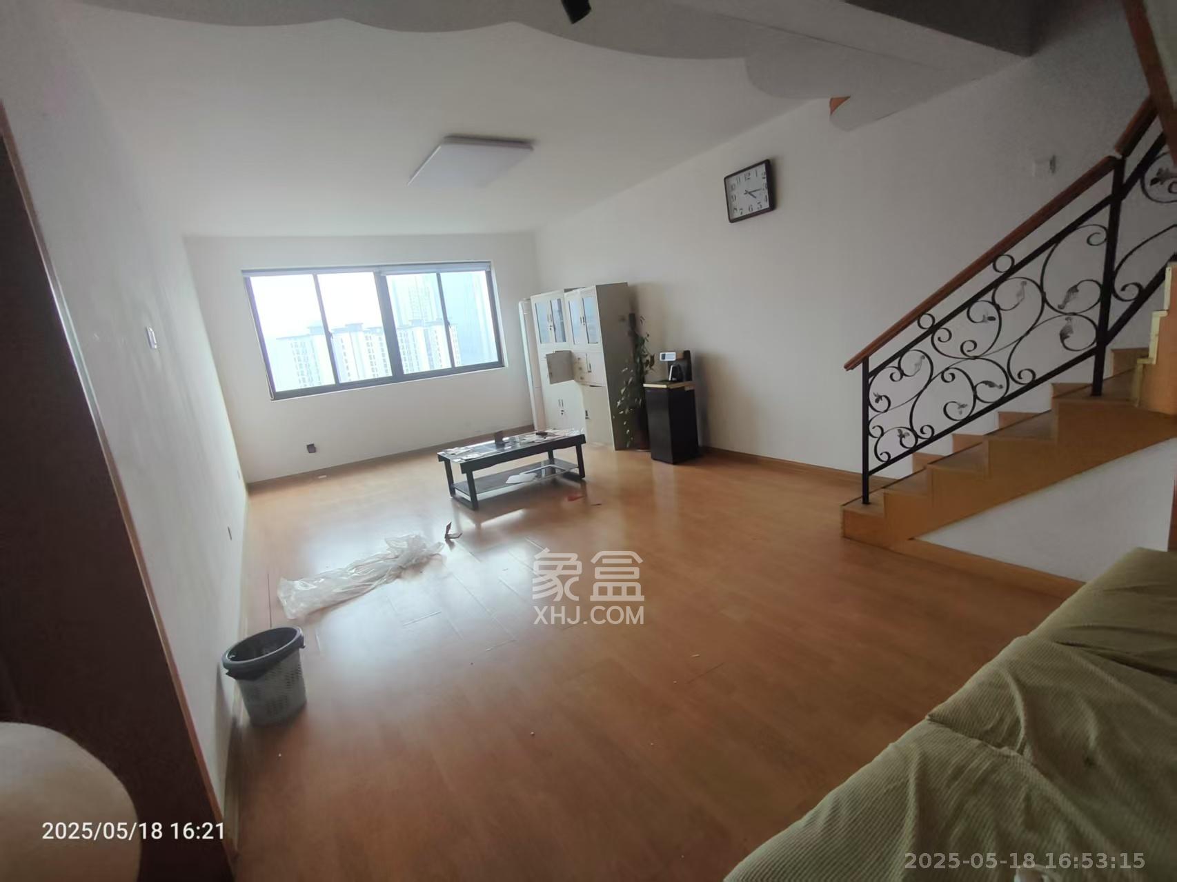 梓園大廈  3室1廳2衛(wèi)   4200.00元/月
