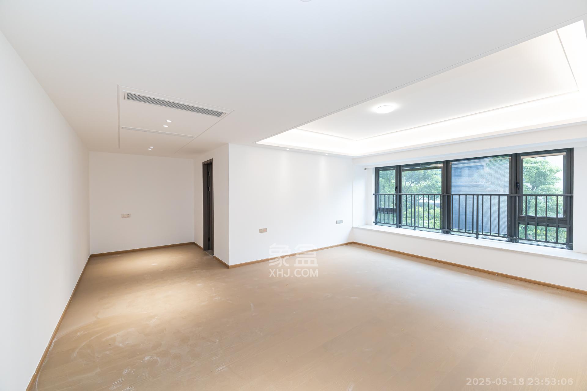 嘉臣道 4室2厅4卫 458.0万 嘉臣道 4室2厅4卫 458.0万卧室