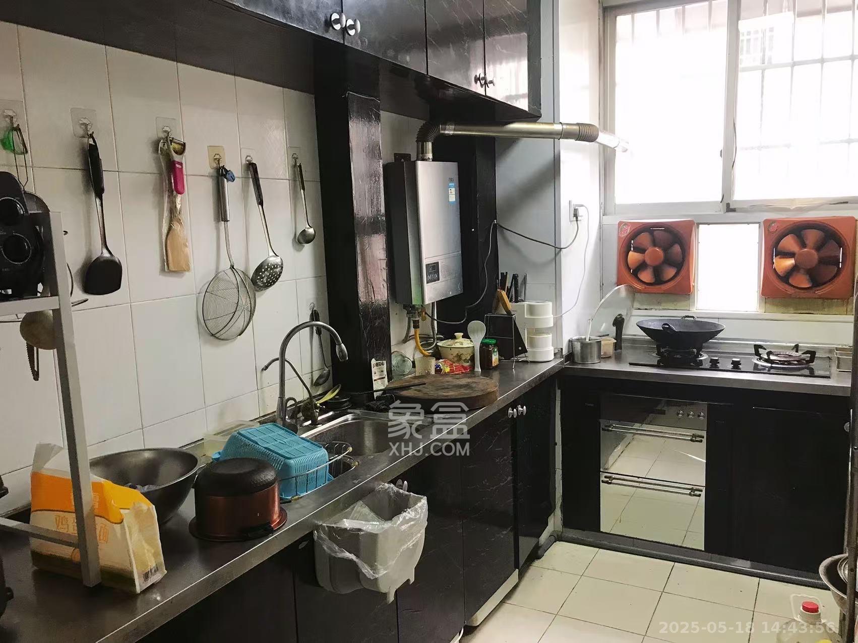 金泰小区  1室2厅1卫   700.00元/月室内图