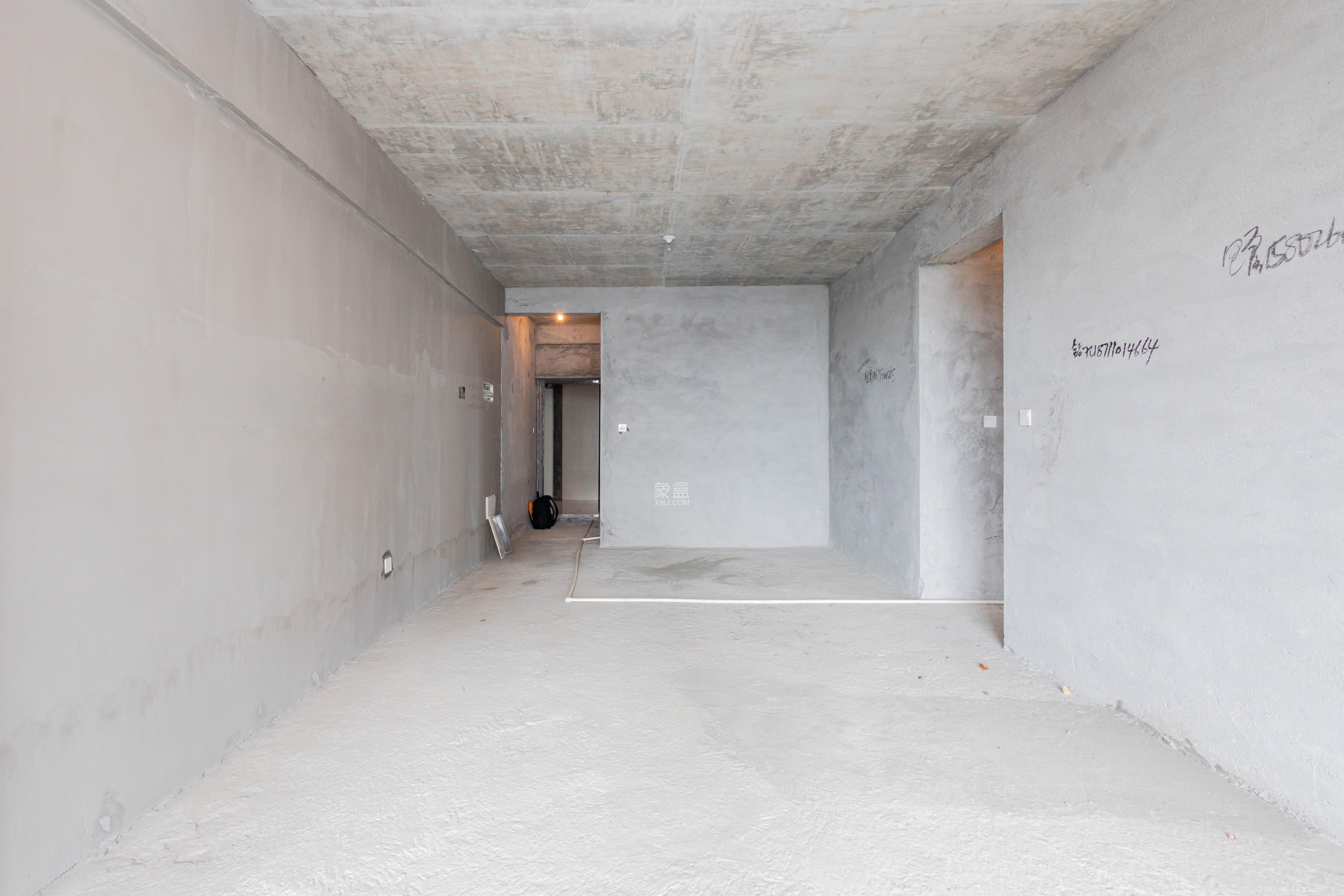 财汇新天地(财汇商务广场) 3室2厅2卫 63.0万 财汇新天地(财汇商务广场) 3室2厅2卫 63.0万客厅