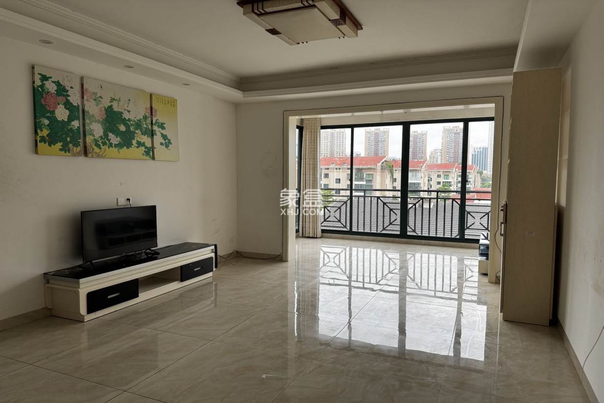 金海雅苑 3室2厅1卫 2300.0元/月 金海雅苑 3室2厅1卫 2300.0元/月室内图