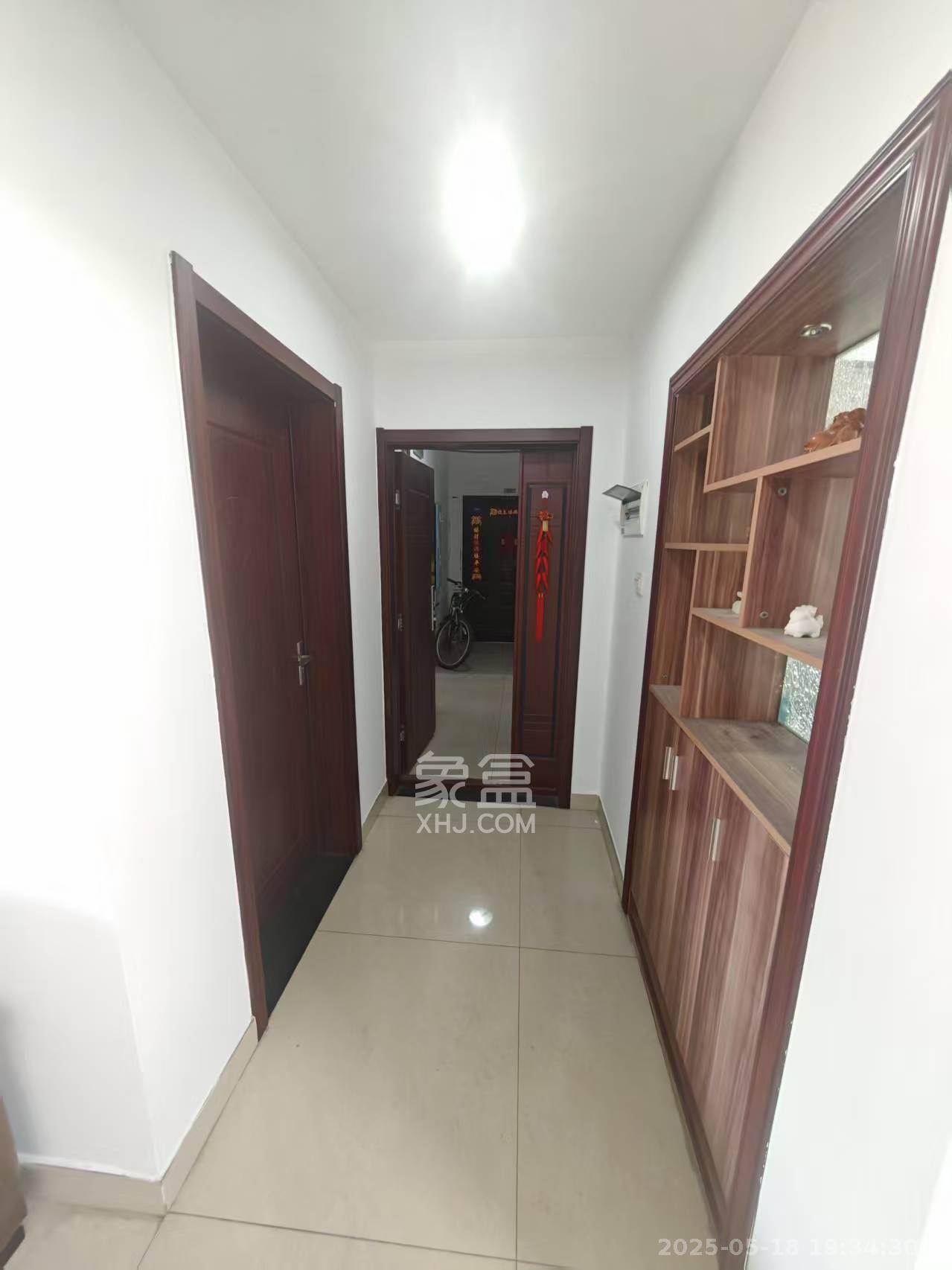 天城湖光山色  4室2厅2卫    3400.0元/月 天城湖光山色  4室2厅2卫    3400.0元/月室内图