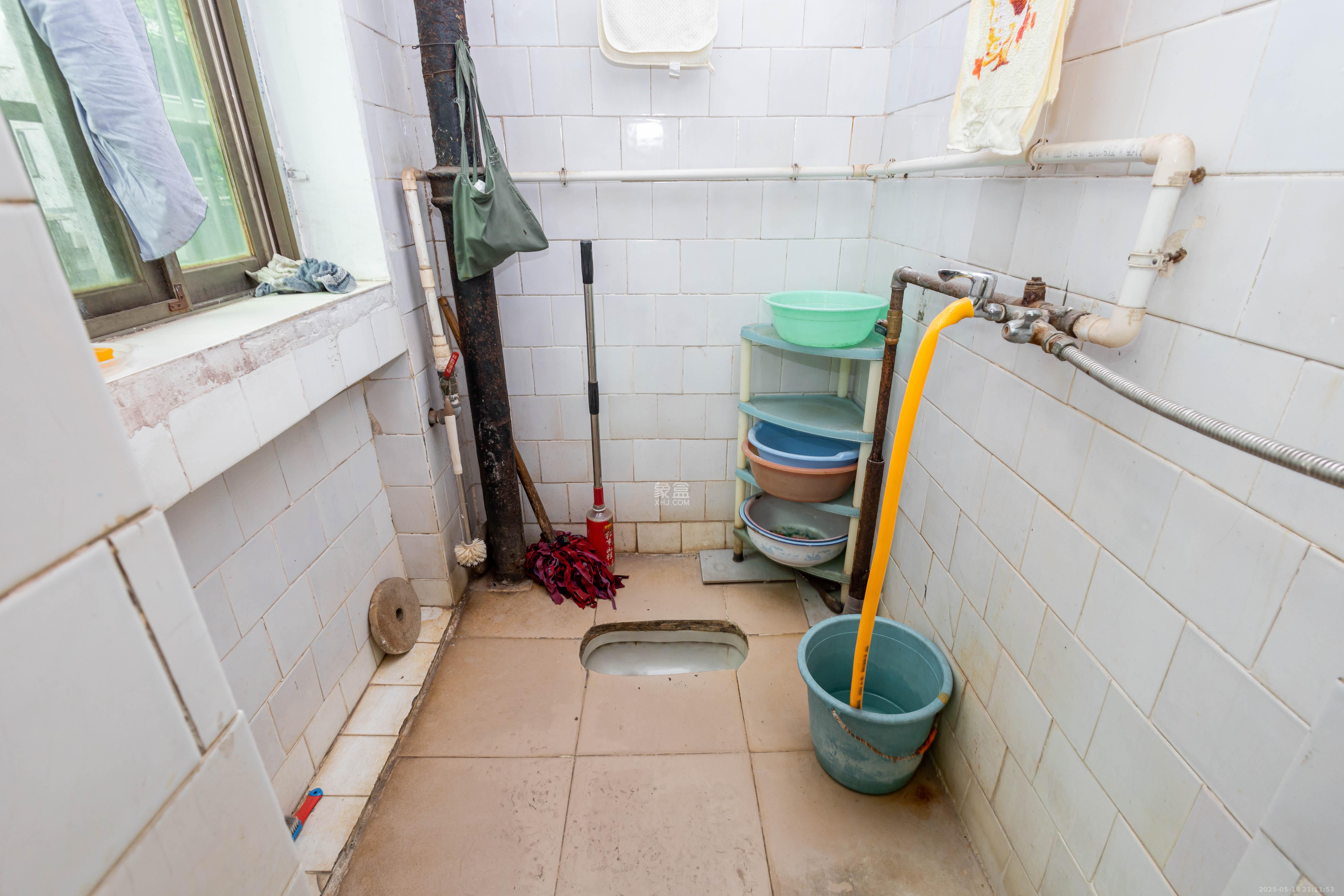 三六一四厂宿舍 2室2厅1卫 24.8万 三六一四厂宿舍 2室2厅1卫 24.8万卫生间