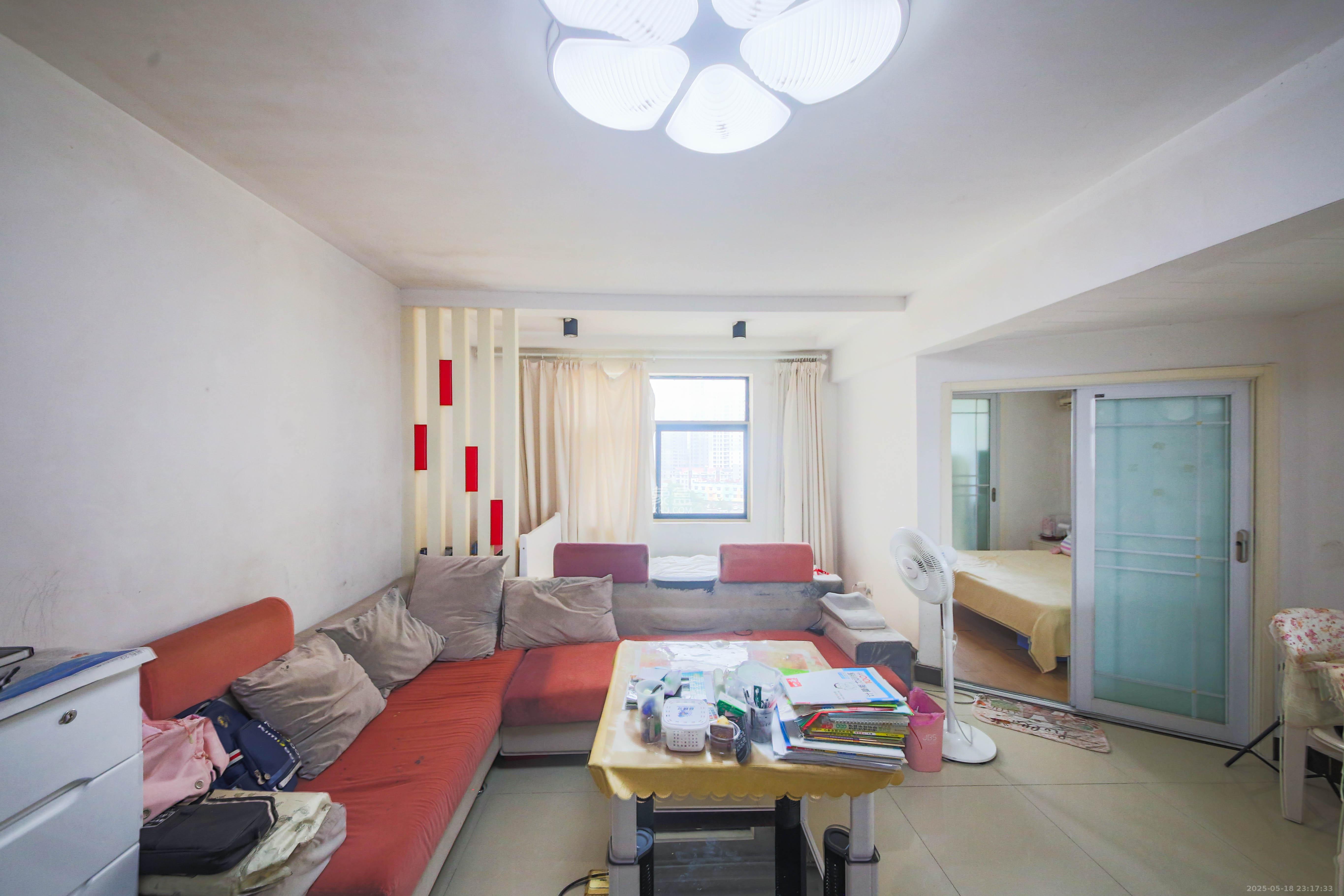 旺坤家园 1室1厅1卫 41.8万 旺坤家园 1室1厅1卫 41.8万客厅