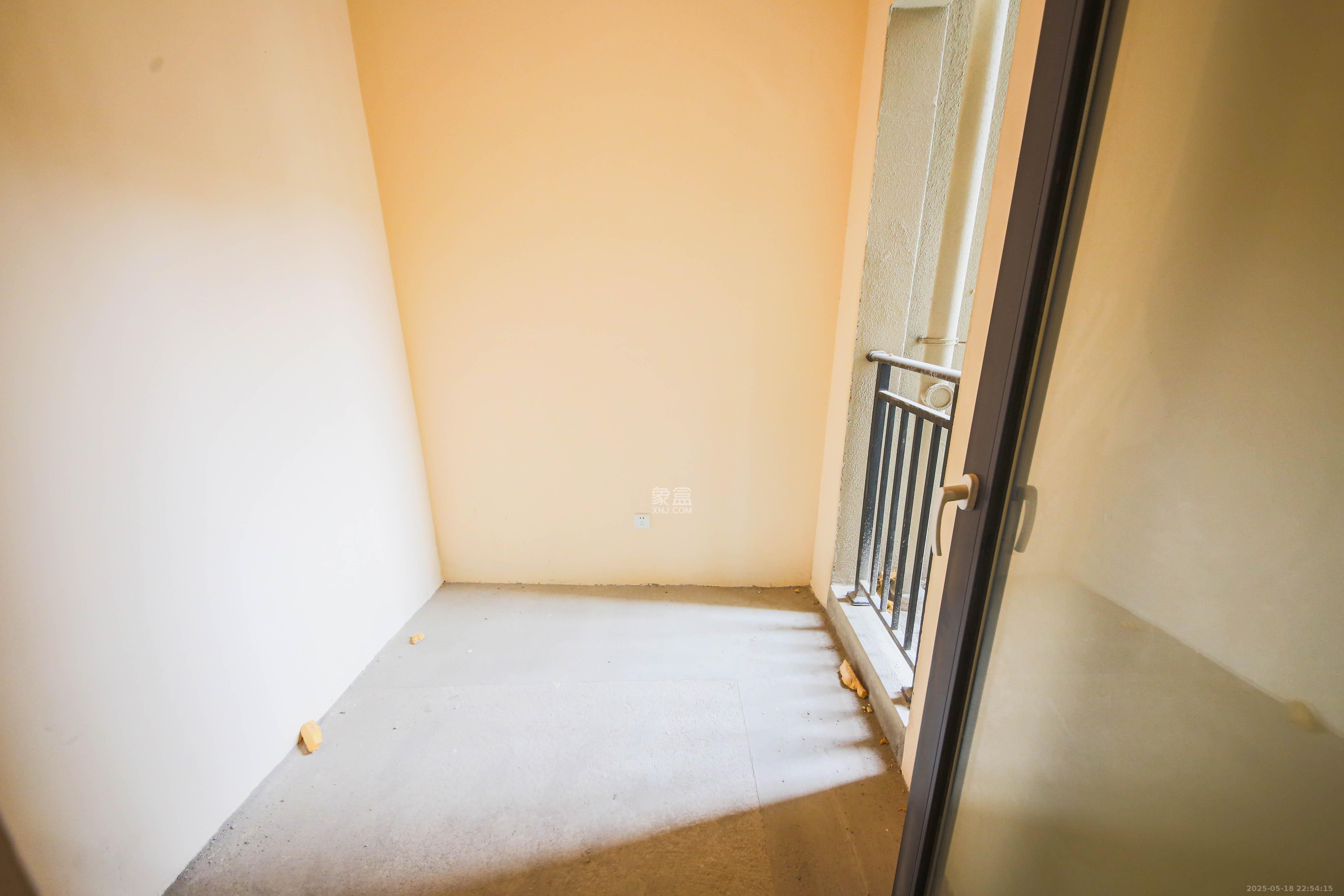 中建钰和城  4室2厅2卫   180.00万卧室