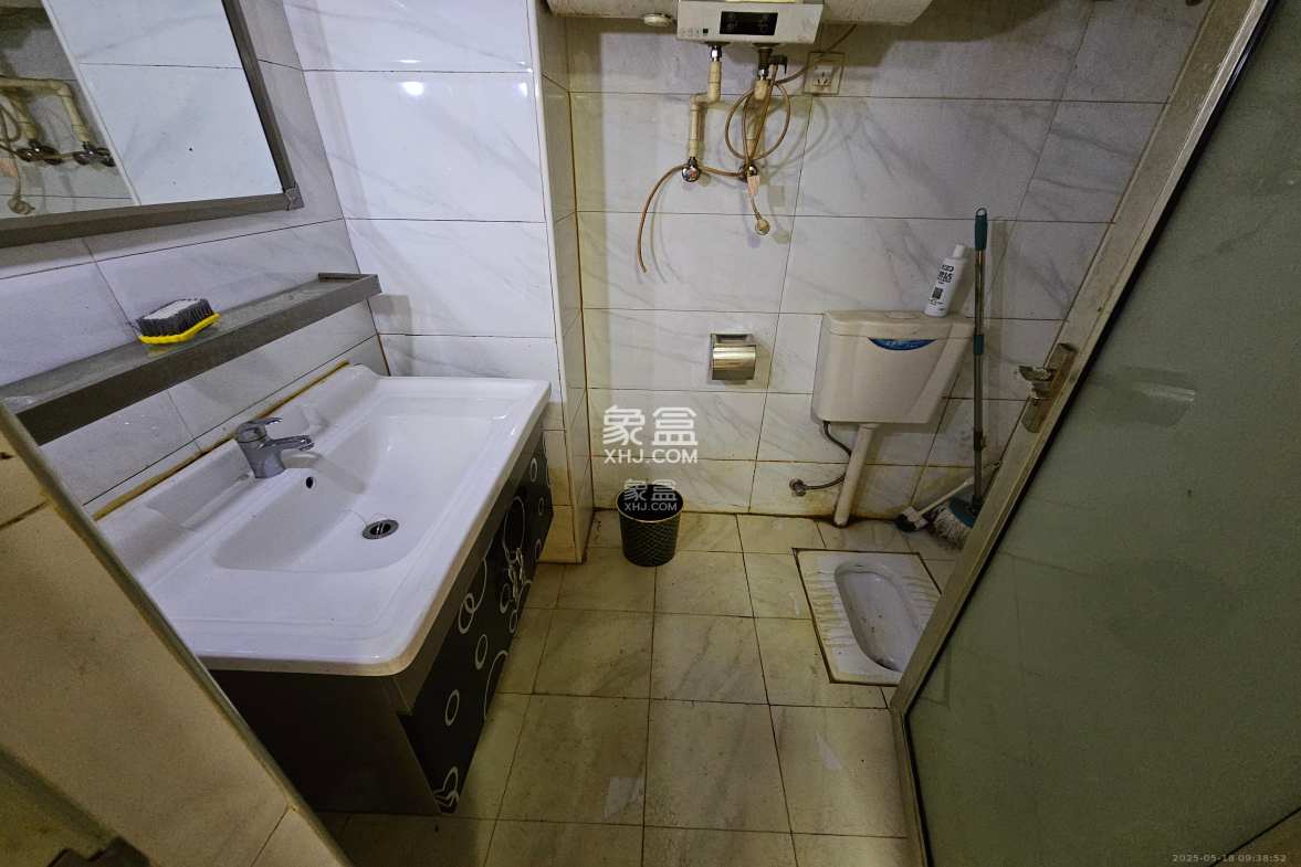 鑫远和城(一、二期)  1室1厅1卫    1000.0元/月 鑫远和城(一、二期)  1室1厅1卫    1000.0元/月室内图