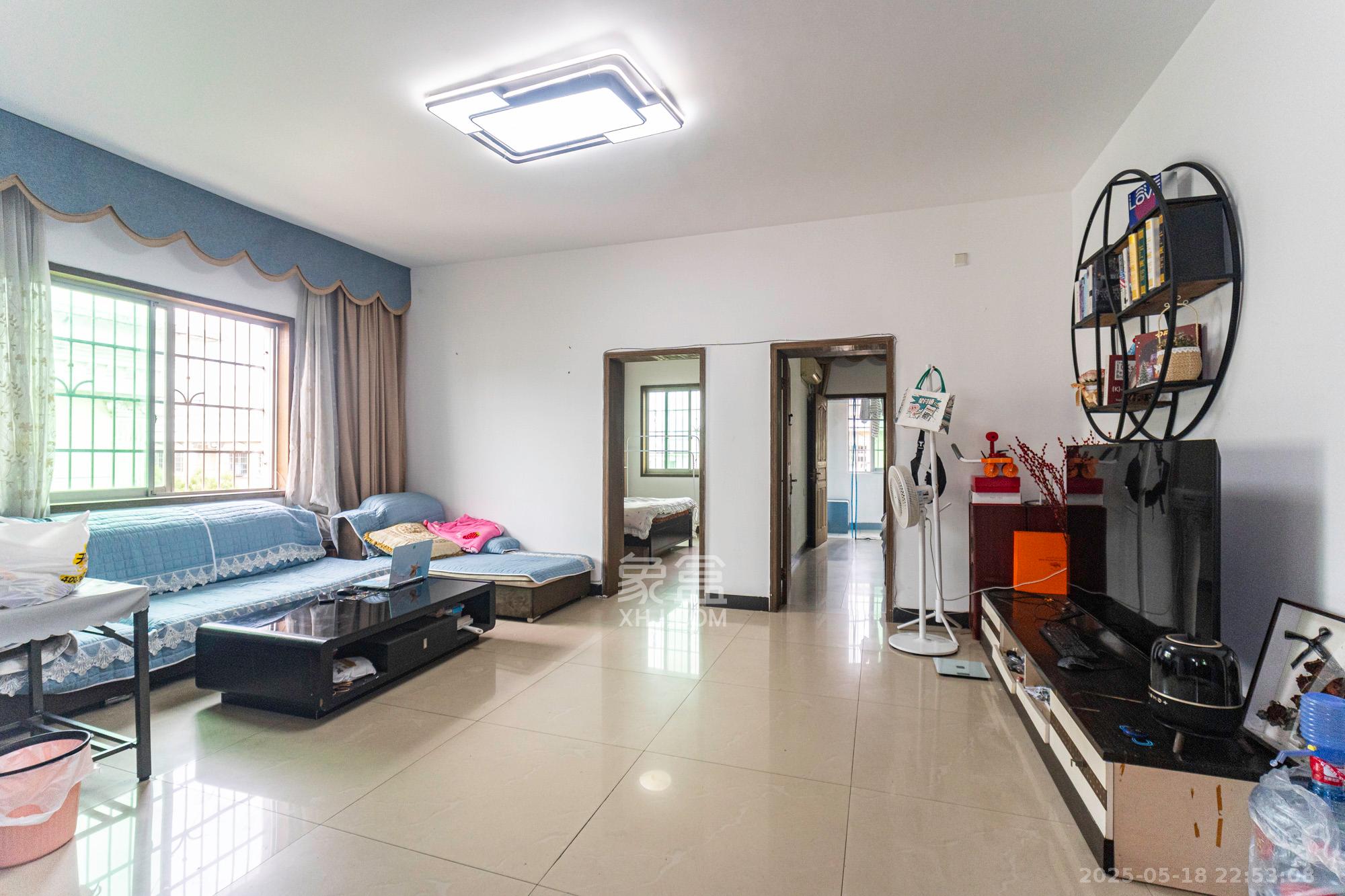 中南汽车世界  3室2厅1卫    38.8万 中南汽车世界  3室2厅1卫    38.8万