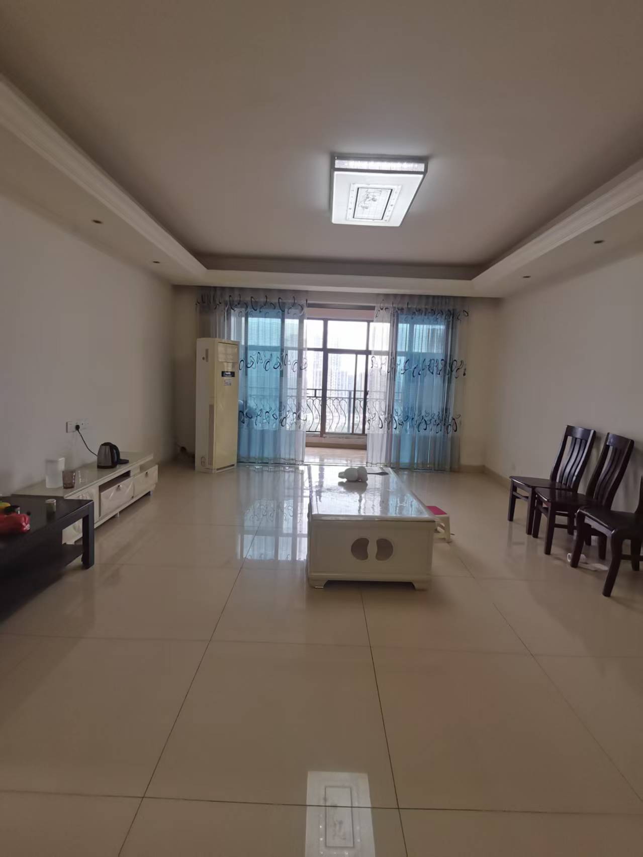 碧桂园 4室2厅4卫 2000.0元/月 碧桂园 4室2厅4卫 2000.0元/月室内图