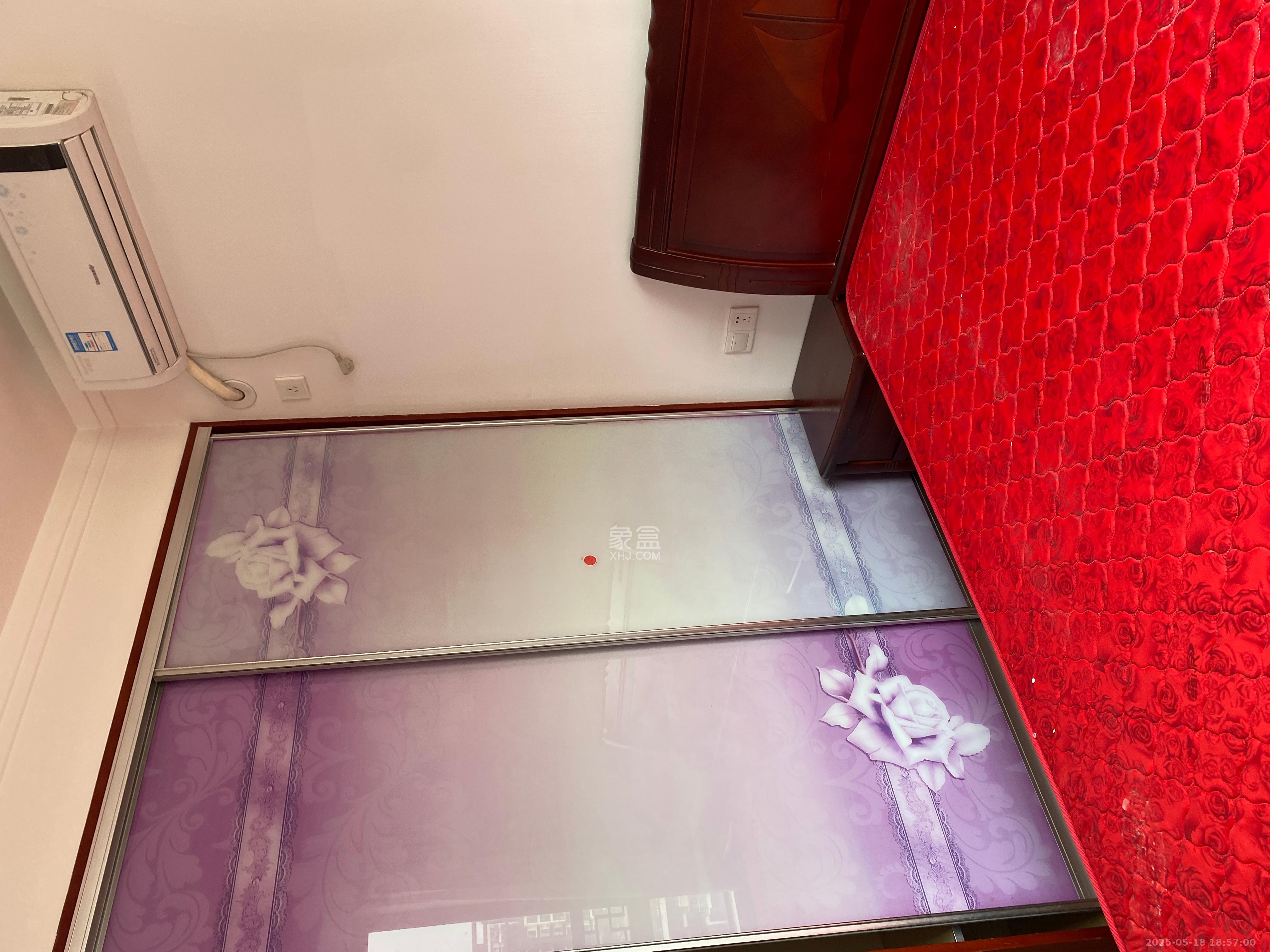 鑫远湘府华城 3室2厅1卫 2700.0元/月 鑫远湘府华城 3室2厅1卫 2700.0元/月室内图