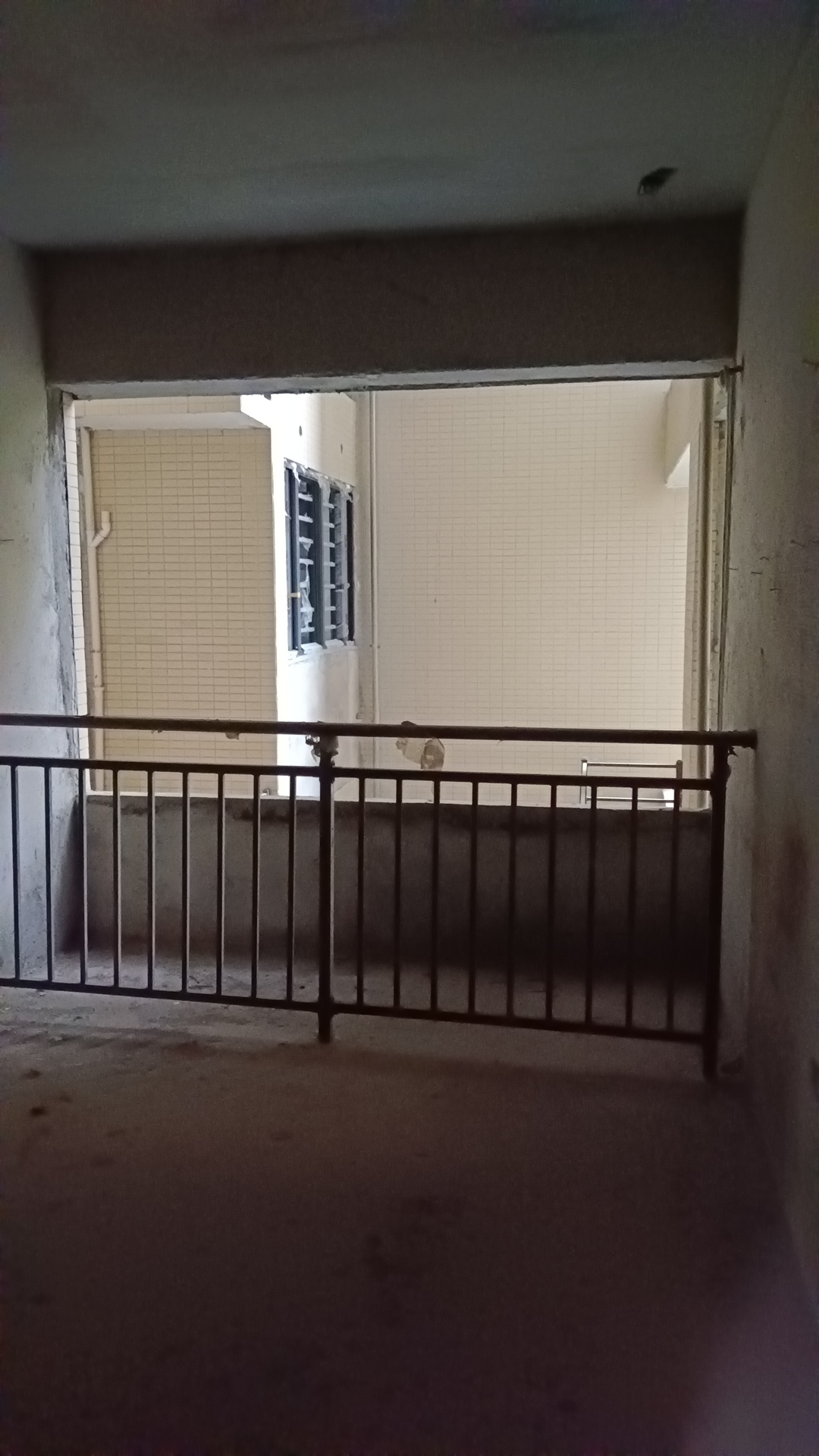 悦江山 4室2厅2卫 62.0万 悦江山 4室2厅2卫 62.0万客厅