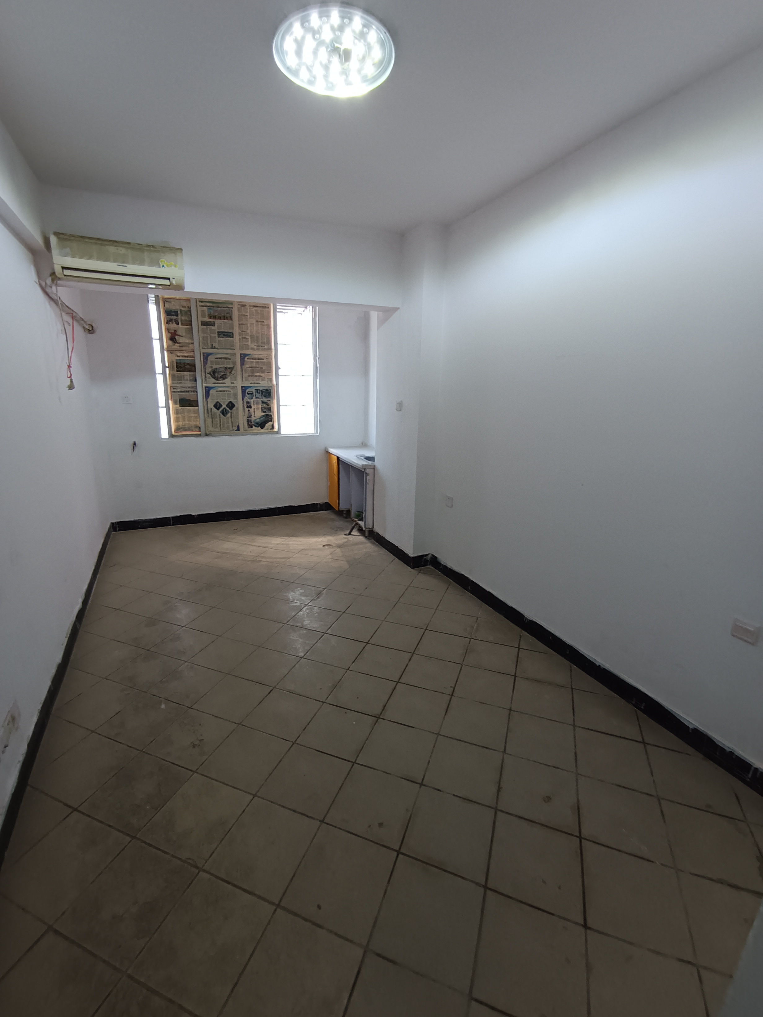 中天公寓 1室1厅1卫 21.0万 中天公寓 1室1厅1卫 21.0万客厅