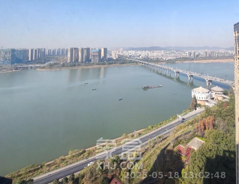 万科紫台  3室2厅2卫   6800.00元/月