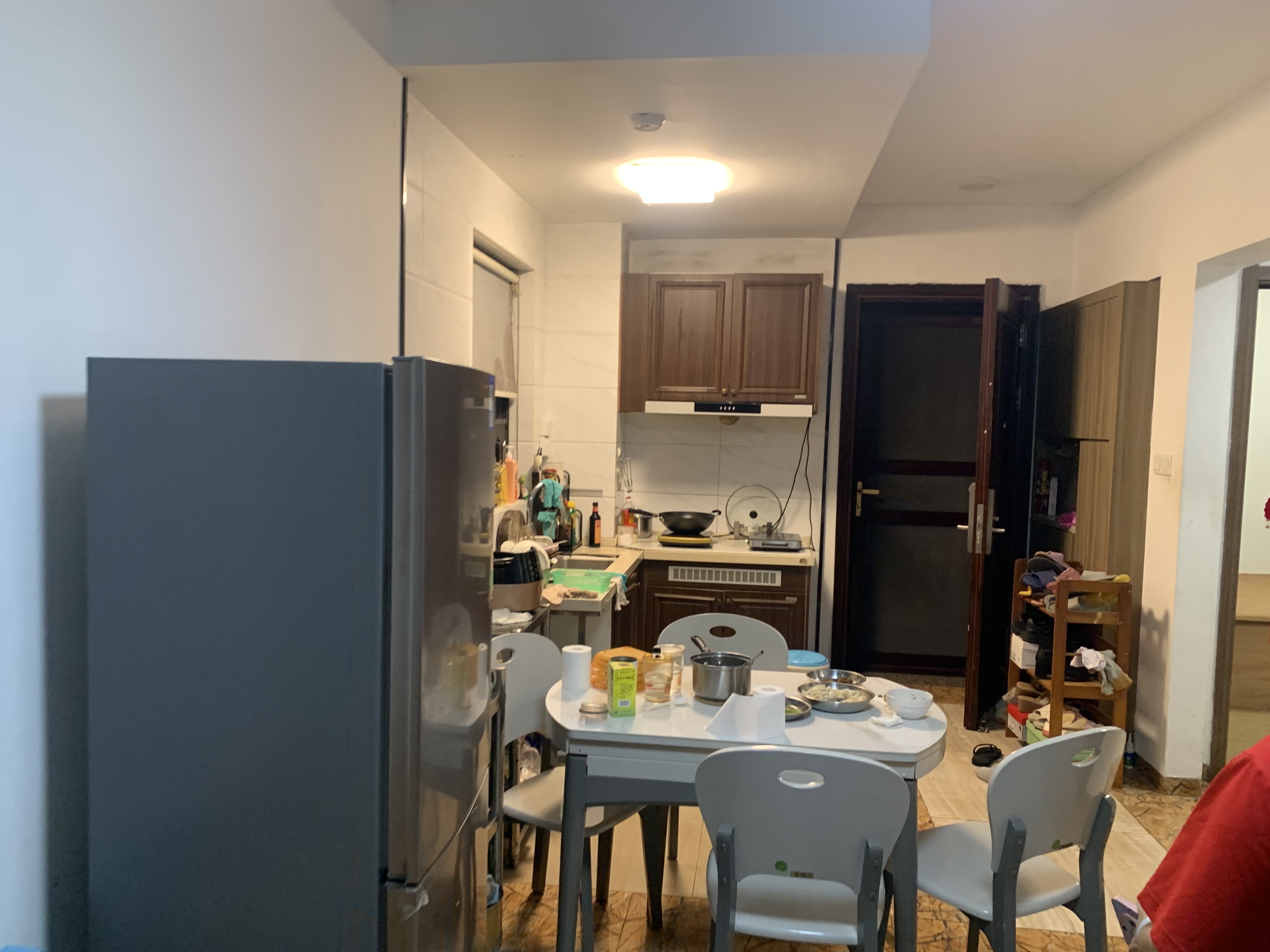 碧桂园一、二期(中央首府) 1室1厅1卫 98.0万 碧桂园一、二期(中央首府) 1室1厅1卫 98.0万客厅