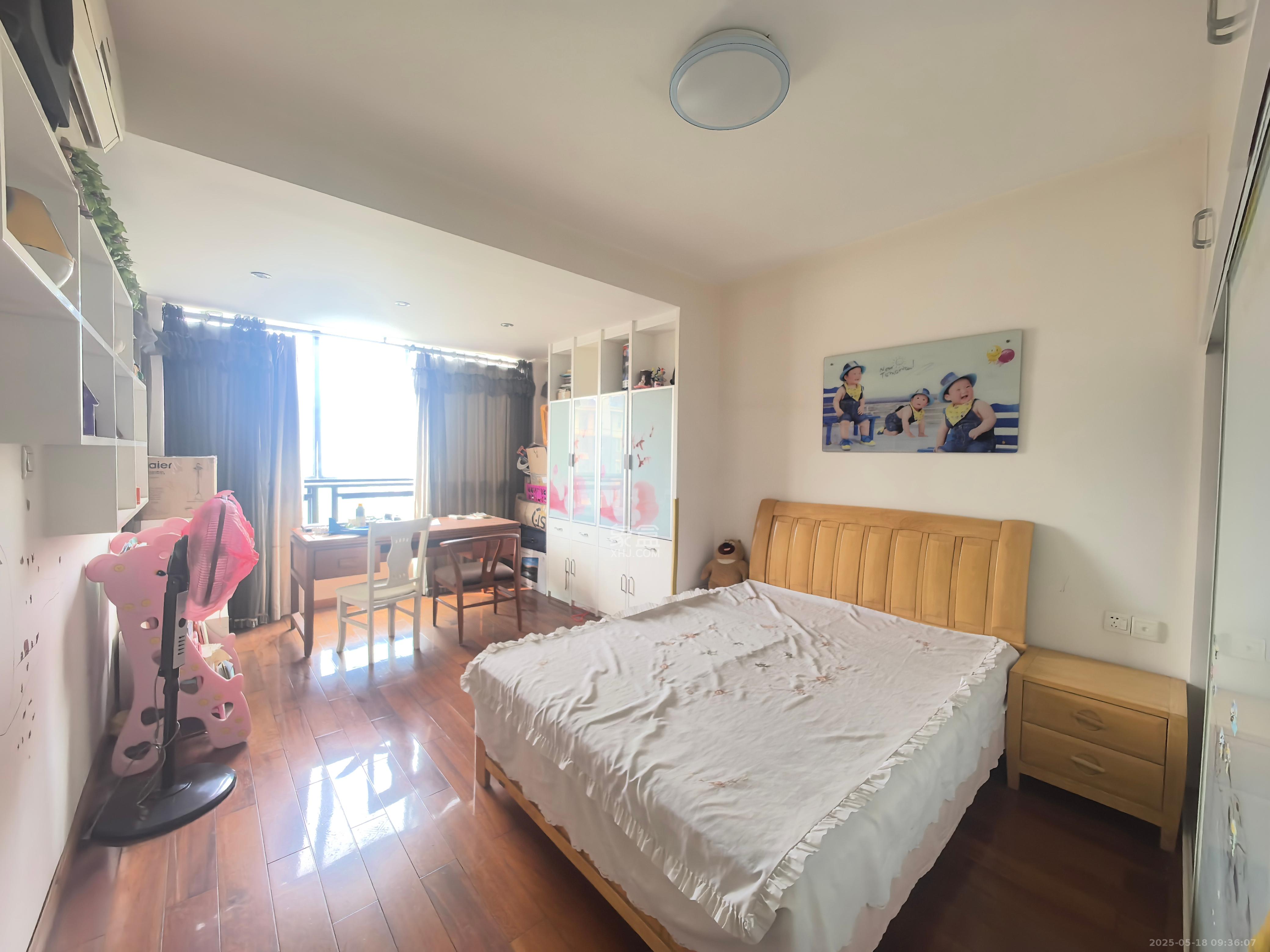 东方名苑臻嘉园  3室2厅3卫    98.8万 东方名苑臻嘉园  3室2厅3卫    98.8万客厅