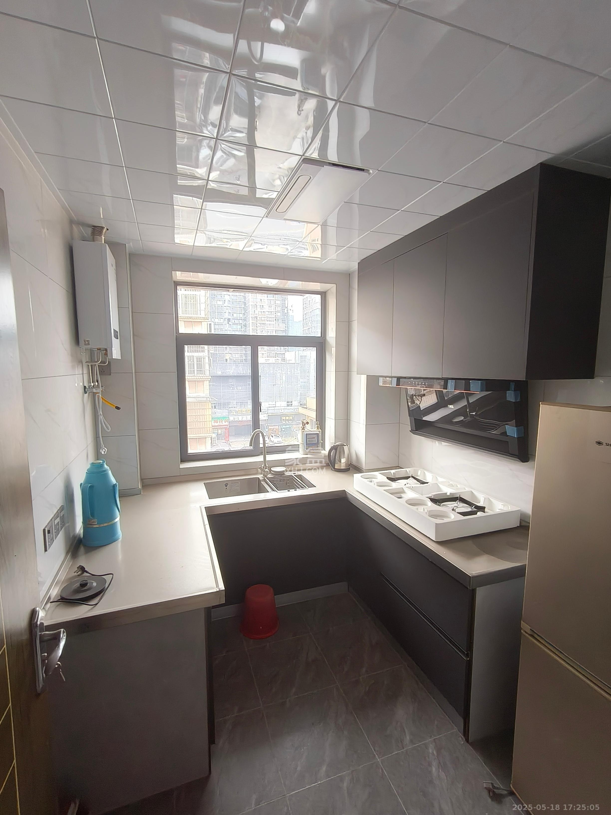 红星农博住宅小区(佳英农博小区) 3室2厅2卫 2500.0元/月 红星农博住宅小区(佳英农博小区) 3室2厅2卫 2500.0元/月室内图