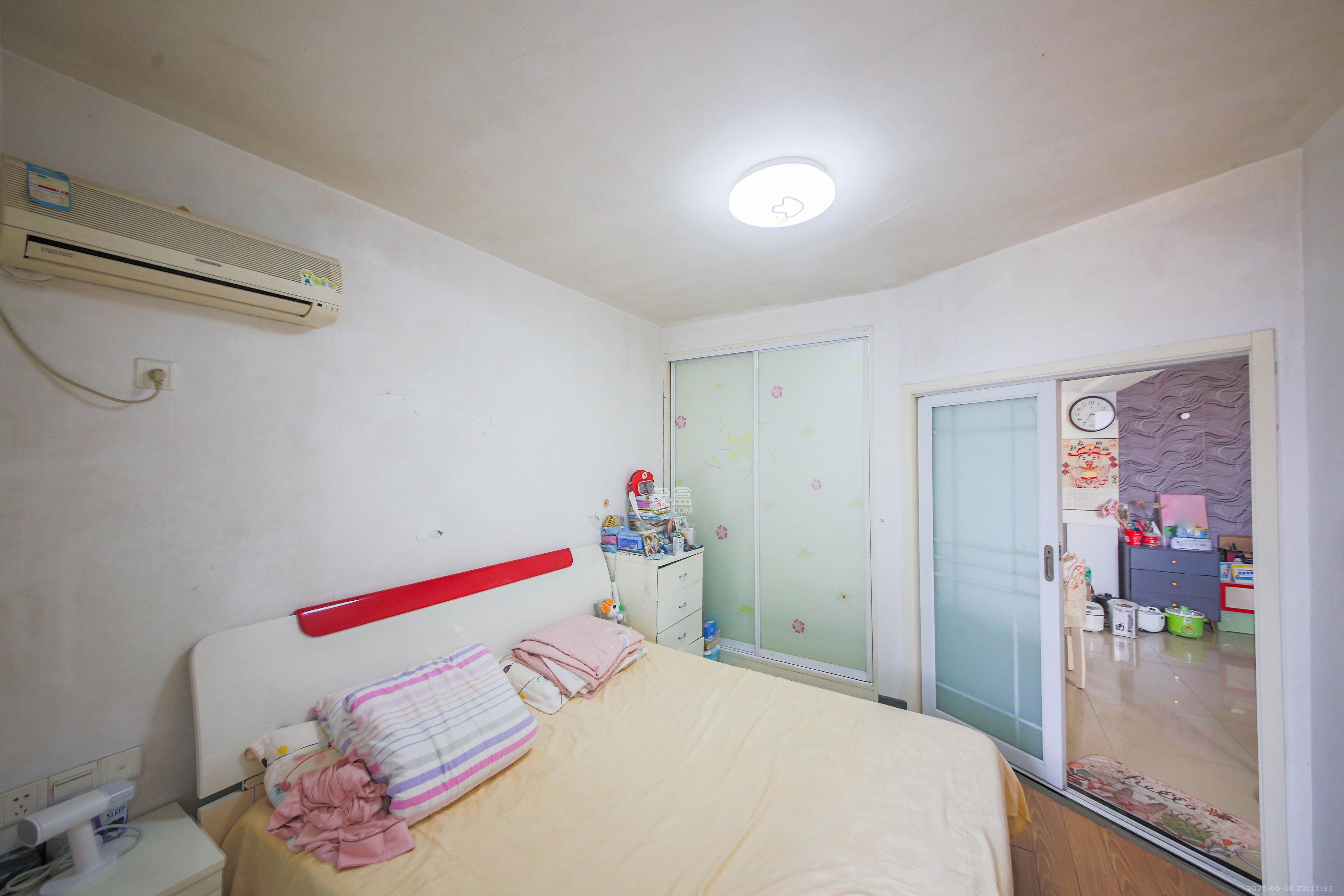 旺坤家园 1室1厅1卫 41.8万 旺坤家园 1室1厅1卫 41.8万卧室