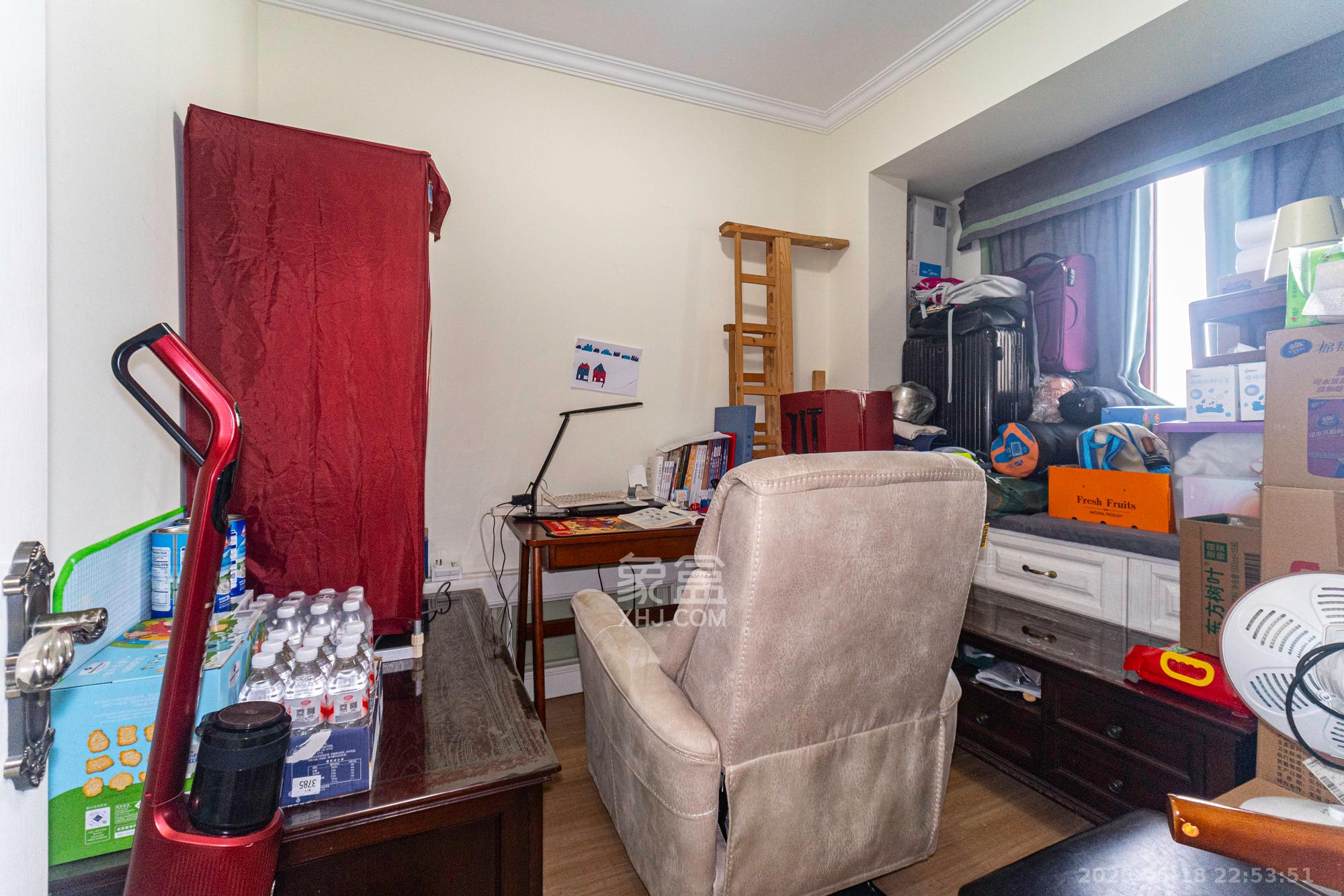 金科时代中心 3室2厅2卫 75.8万 金科时代中心 3室2厅2卫 75.8万卧室