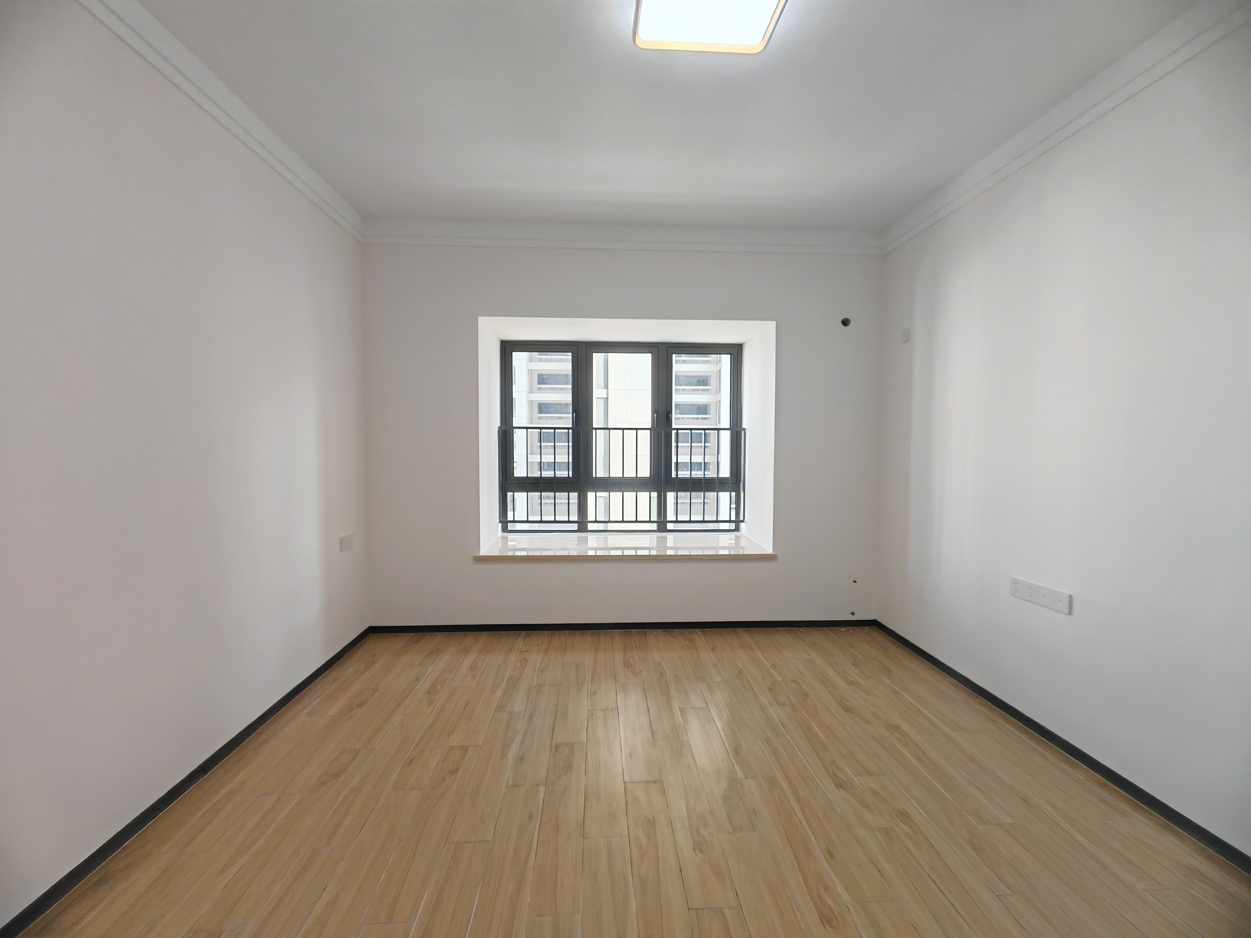 海府大院(海府路41号) 4室2厅2卫 4800.0元/月 海府大院(海府路41号) 4室2厅2卫 4800.0元/月室内图