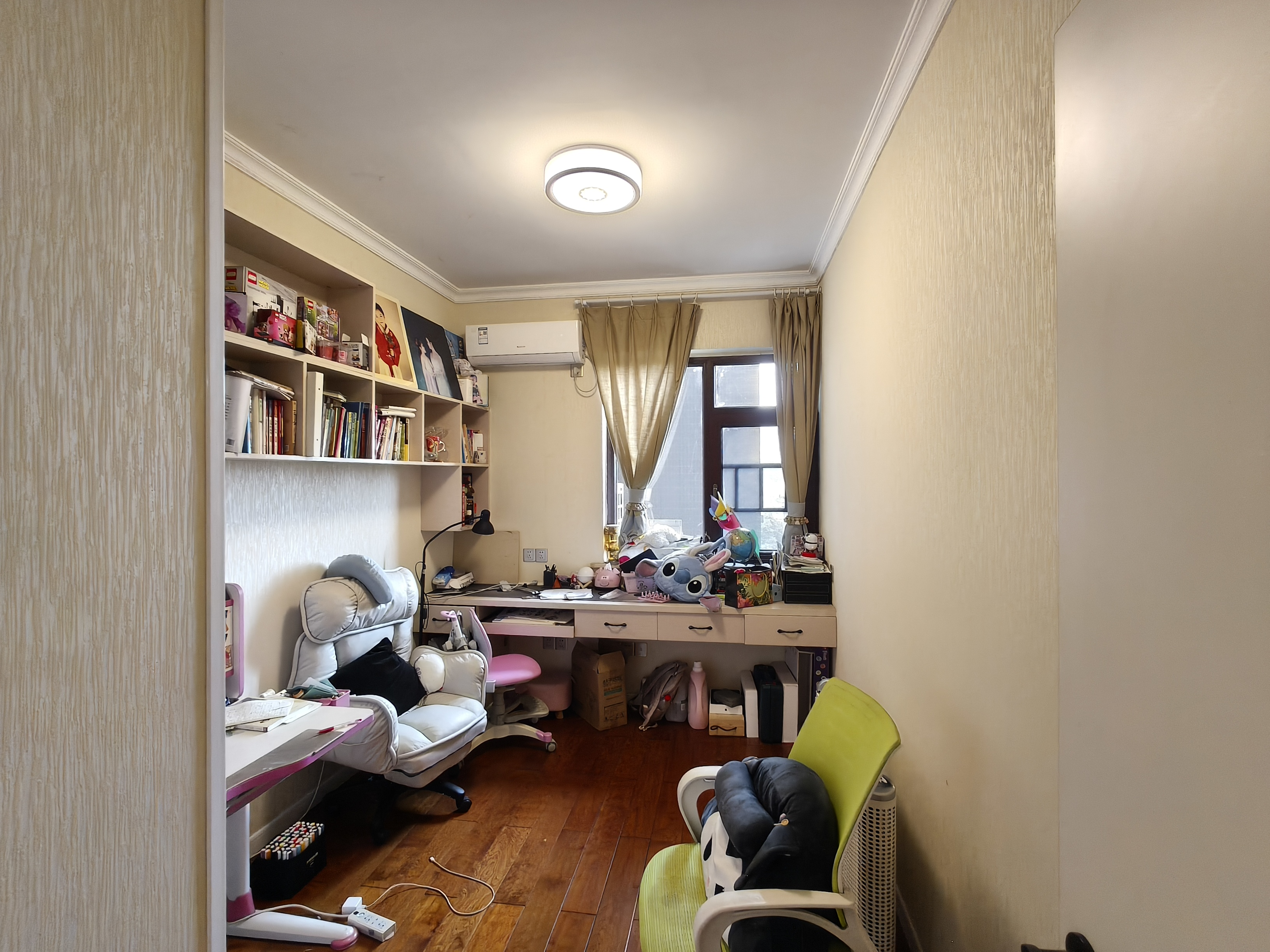 怡河园 4室2厅2卫 132.8万 怡河园 4室2厅2卫 132.8万卧室