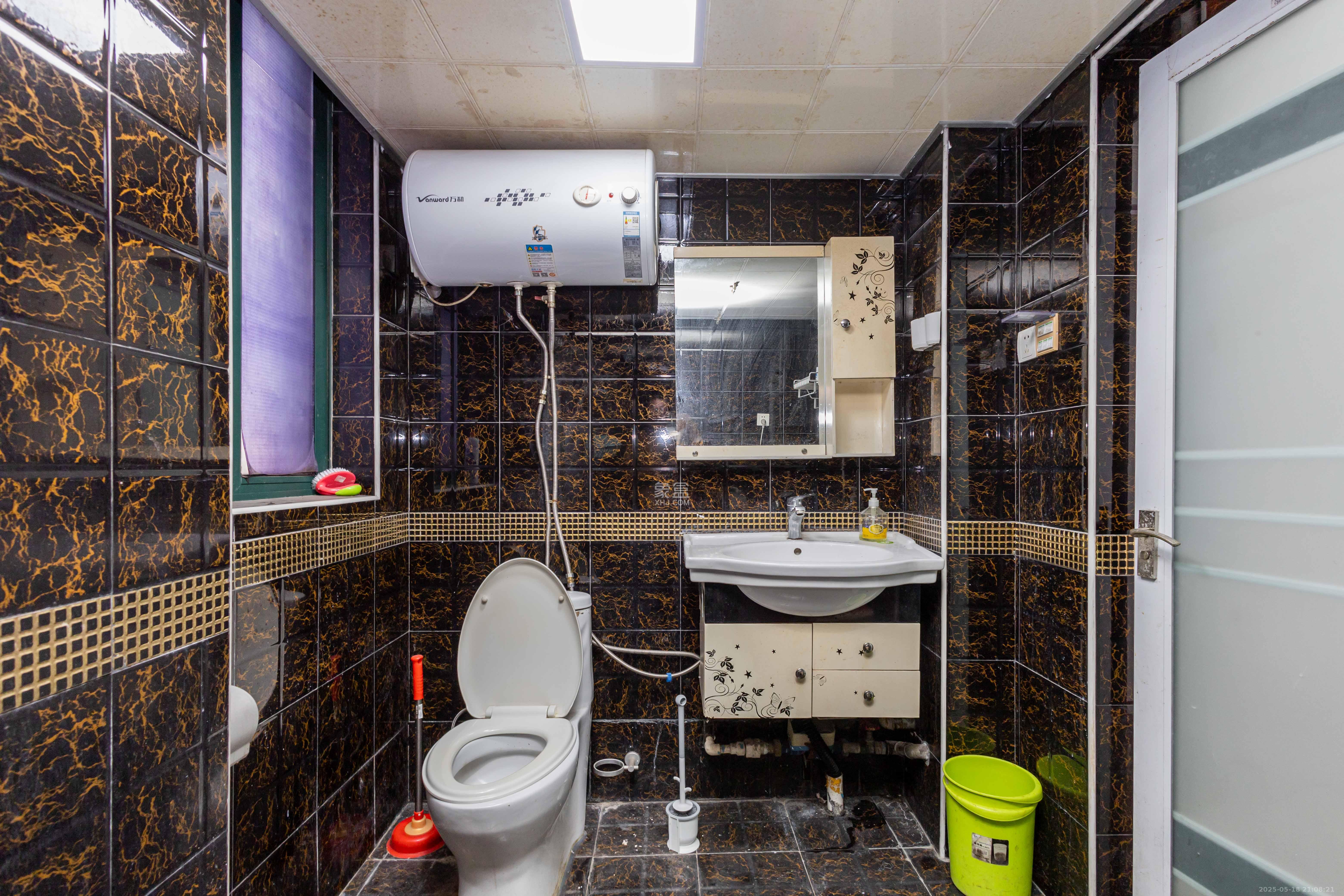 华天LOHO小镇  1室1厅1卫    25.6万 华天LOHO小镇  1室1厅1卫    25.6万卫生间