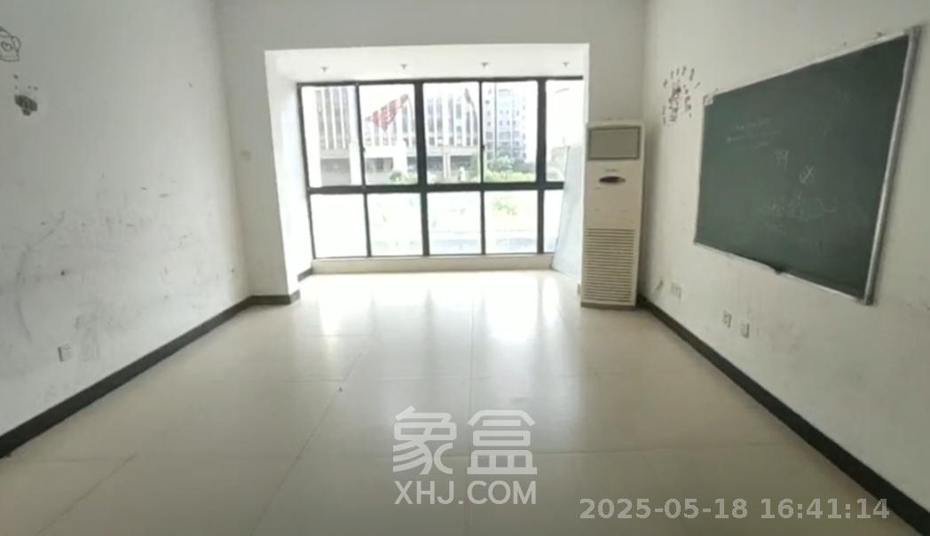 阳光100三期  1室1厅1卫   1500.00元/月室内图