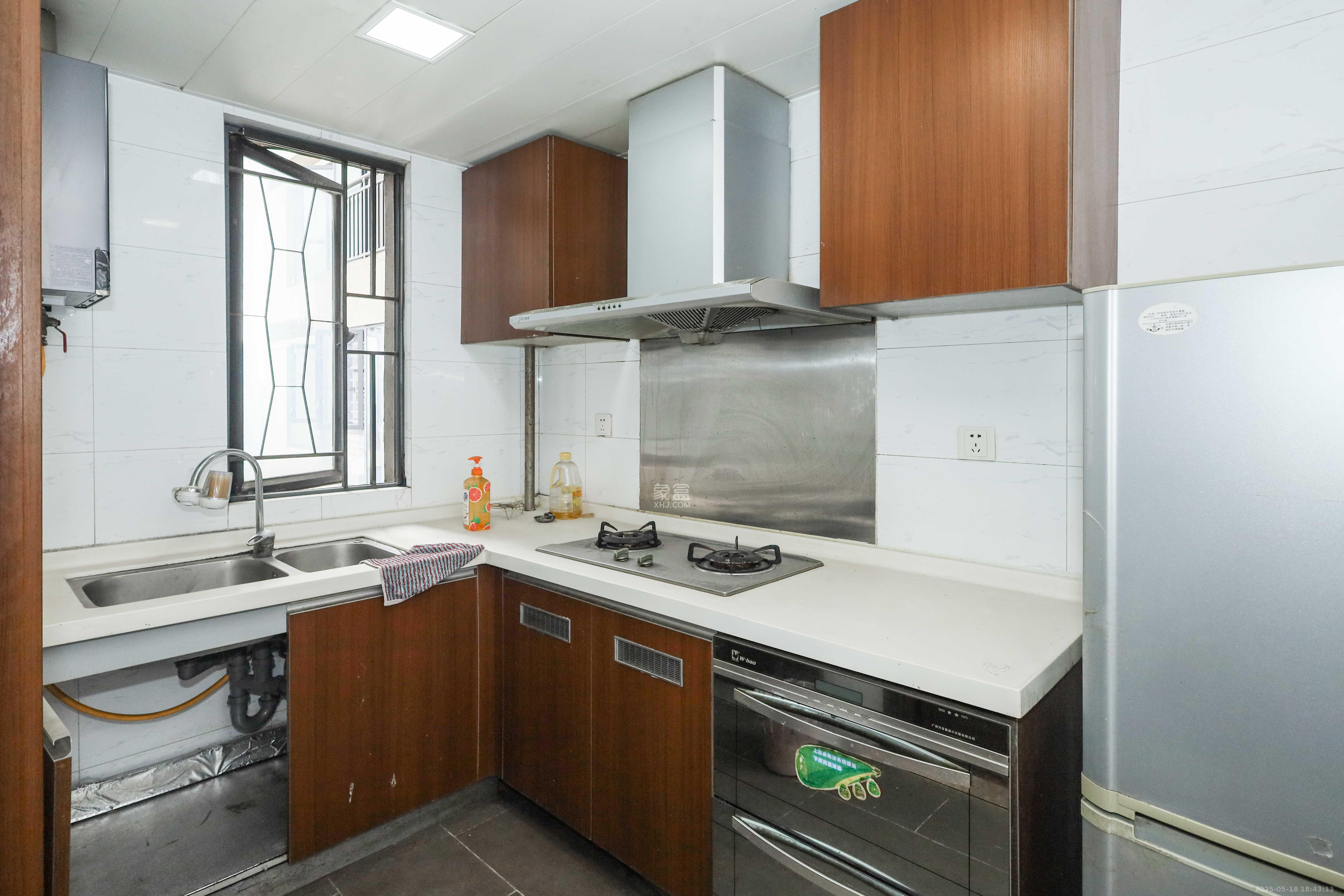 万科城市花园  3室2厅1卫    80.0万 万科城市花园  3室2厅1卫    80.0万厨房