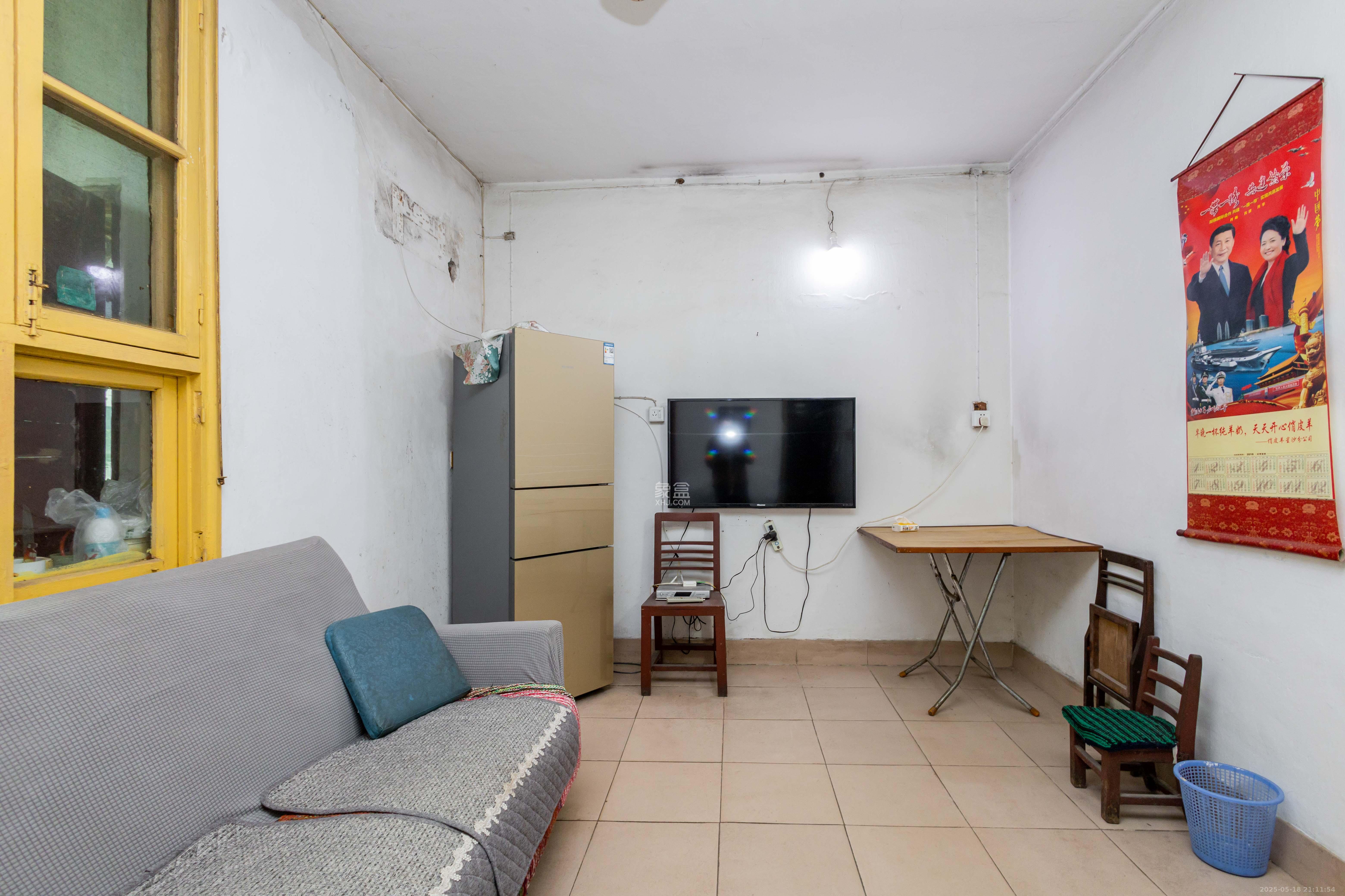 三六一四厂宿舍 2室2厅1卫 24.8万 三六一四厂宿舍 2室2厅1卫 24.8万客厅