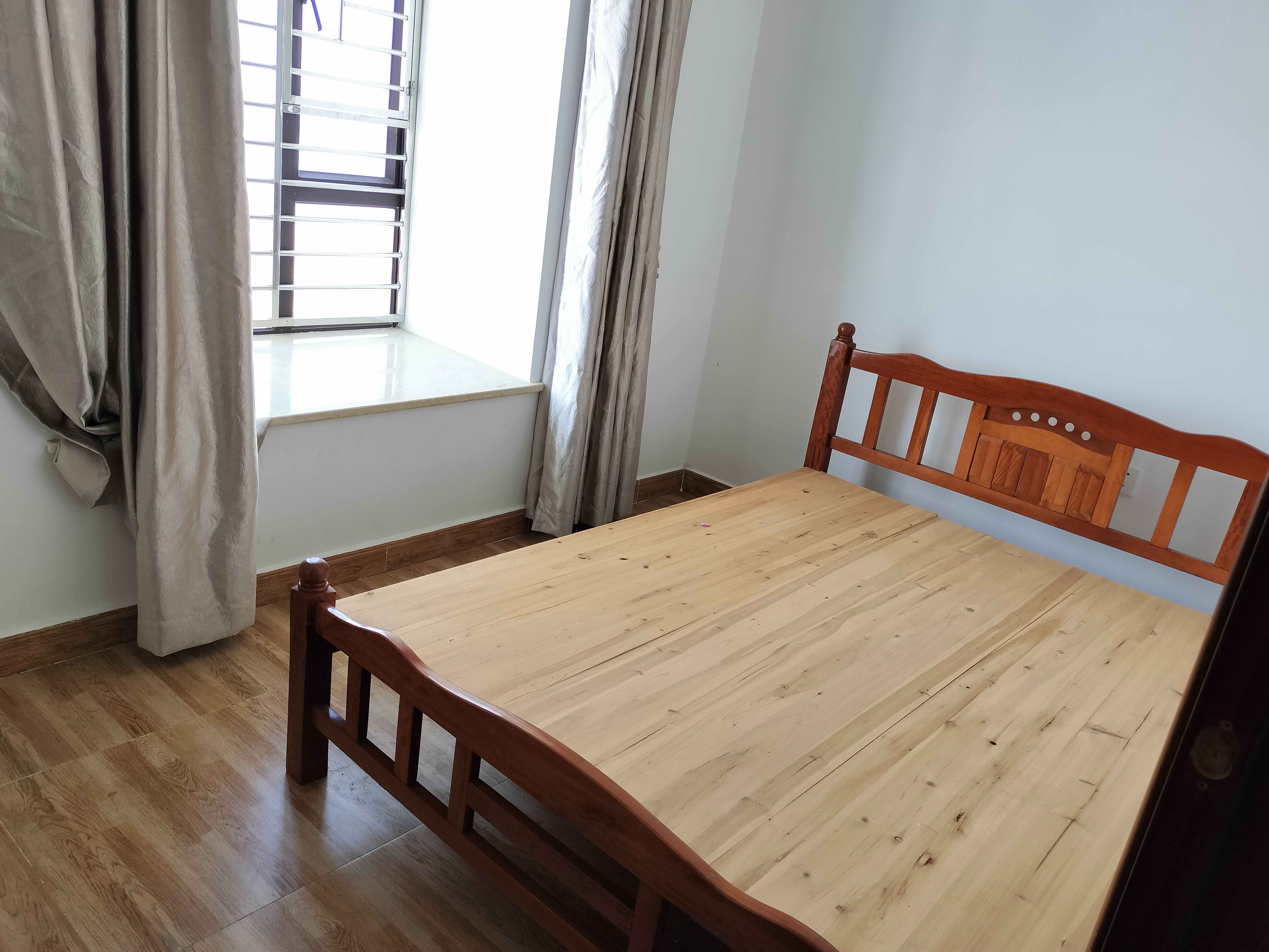 新琼雅苑  3室2厅2卫   1800.00元/月室内图