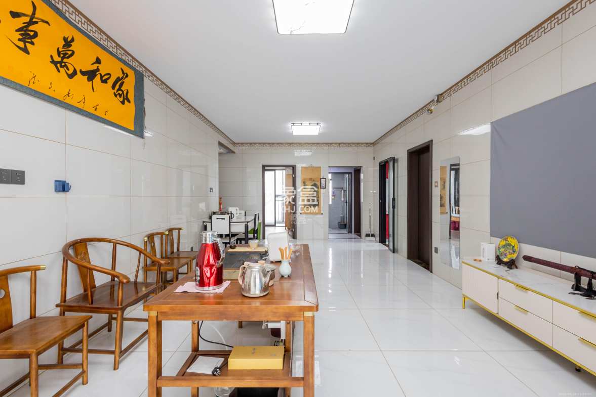 日盛湖湘花苑 1室0厅0卫 123.0万 日盛湖湘花苑 1室0厅0卫 123.0万客厅