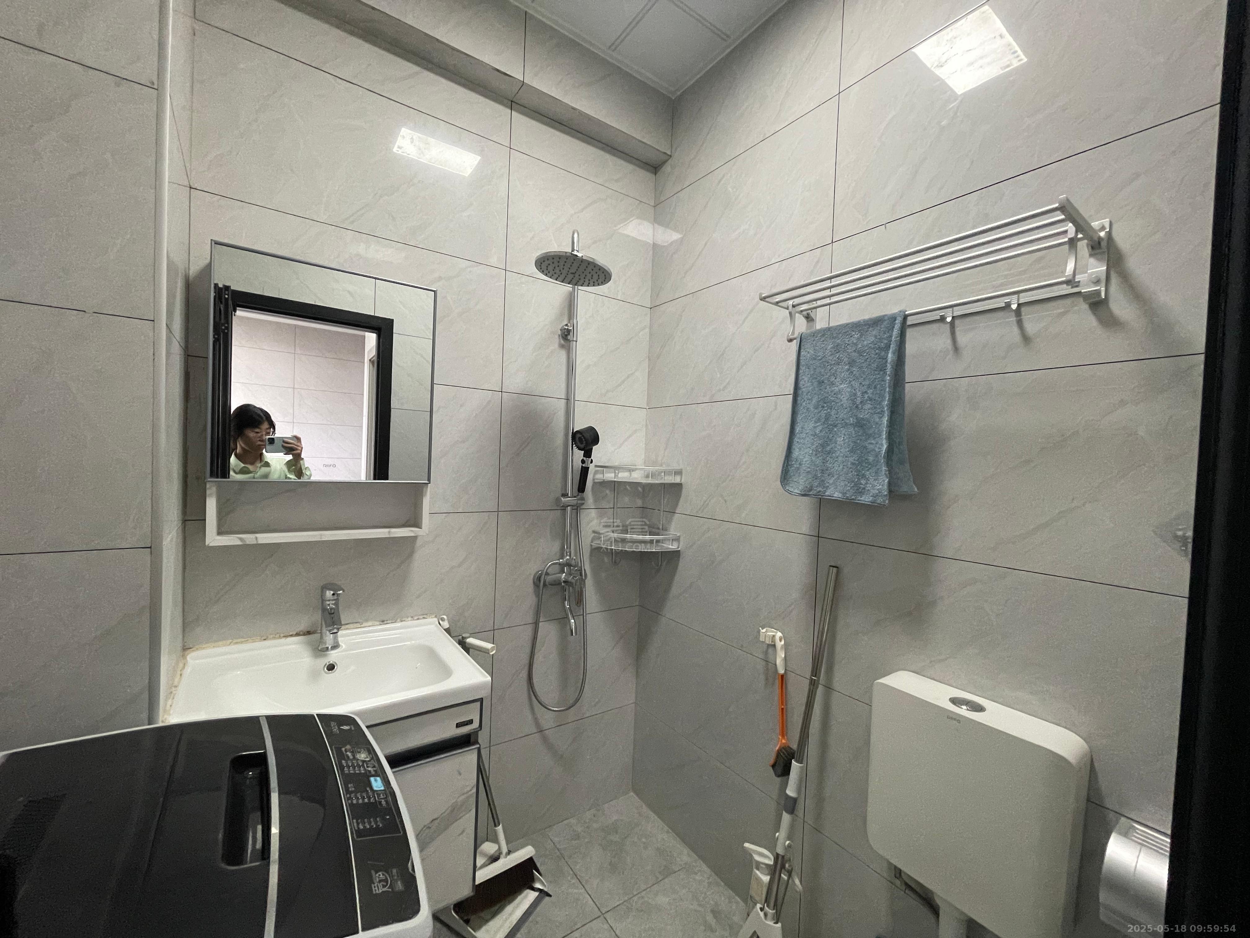 尚格广场 2室2厅1卫 2500.0元/月 尚格广场 2室2厅1卫 2500.0元/月室内图