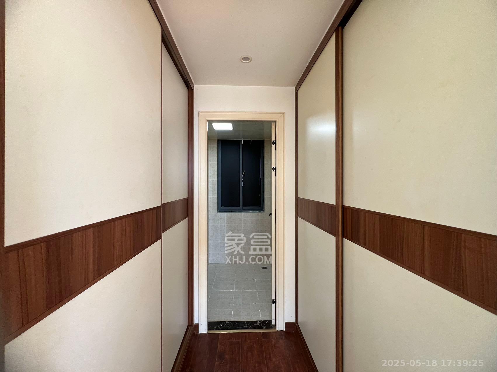 西湖鸿运佳苑  3室2厅2卫    2300.0元/月 西湖鸿运佳苑  3室2厅2卫    2300.0元/月室内图