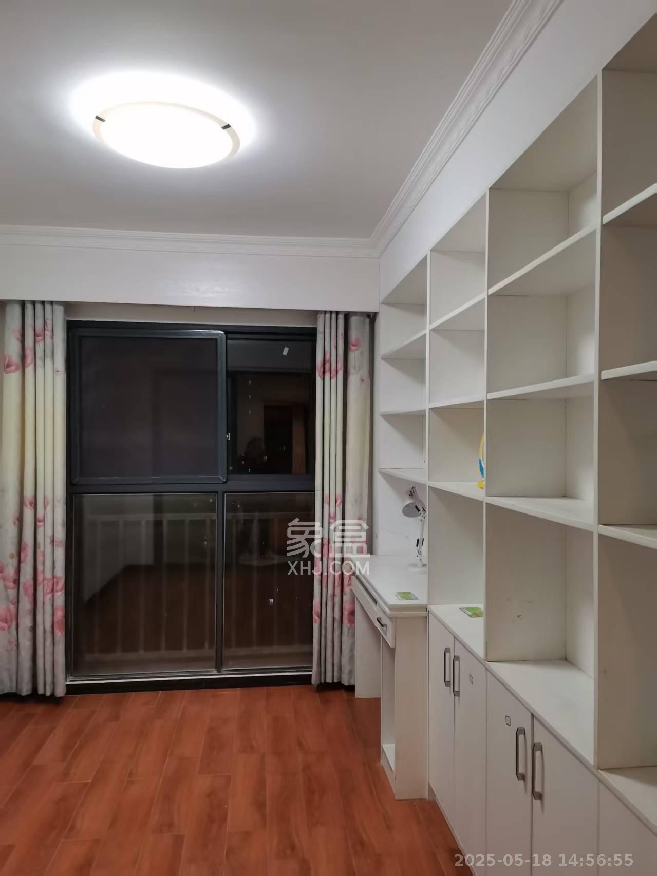 邦盛水岸御园 4室2厅1卫 2200.0元/月 邦盛水岸御园 4室2厅1卫 2200.0元/月室内图