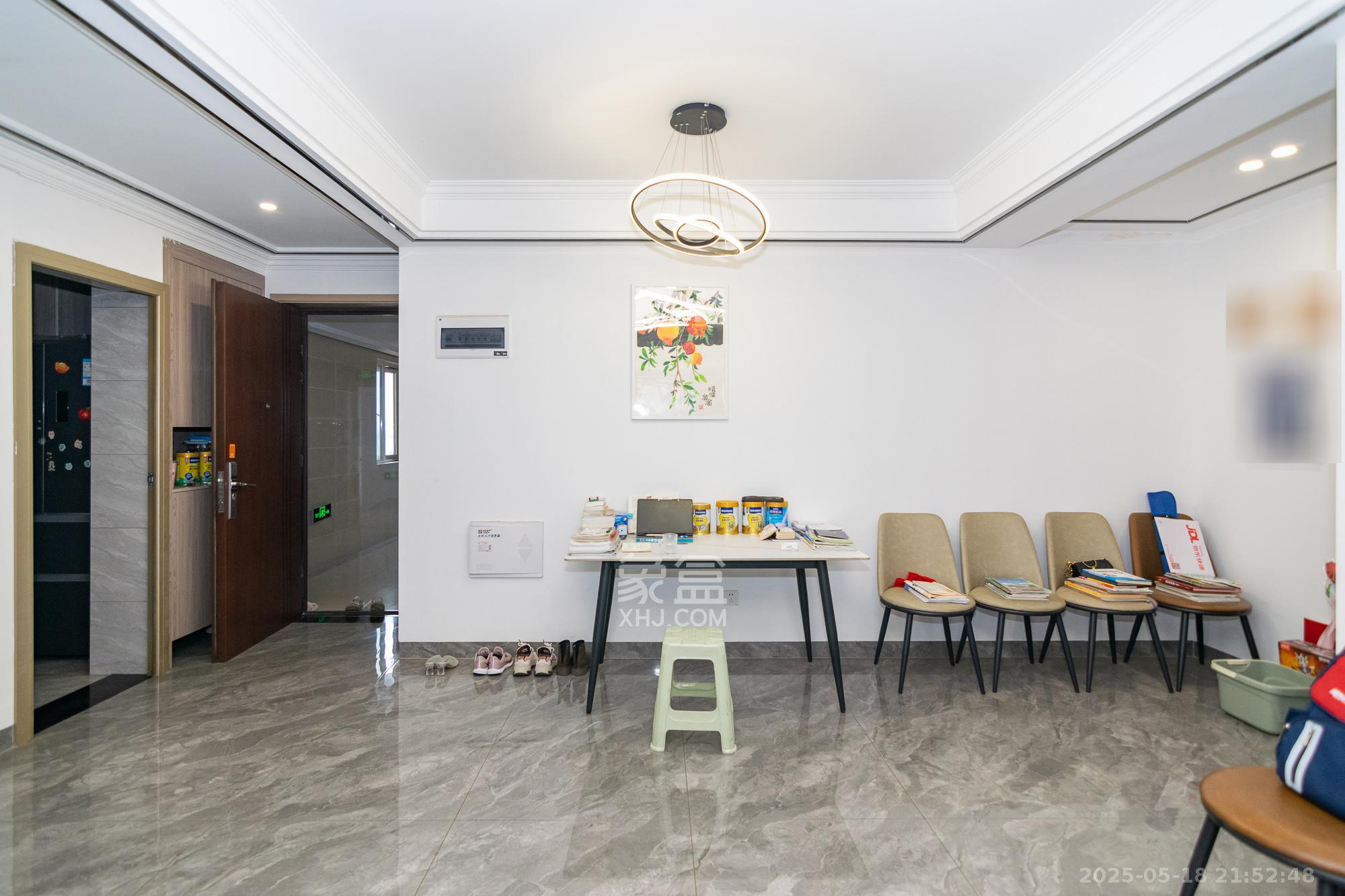 亿达智造小镇望天悦 3室2厅1卫 59.8万 亿达智造小镇望天悦 3室2厅1卫 59.8万客厅