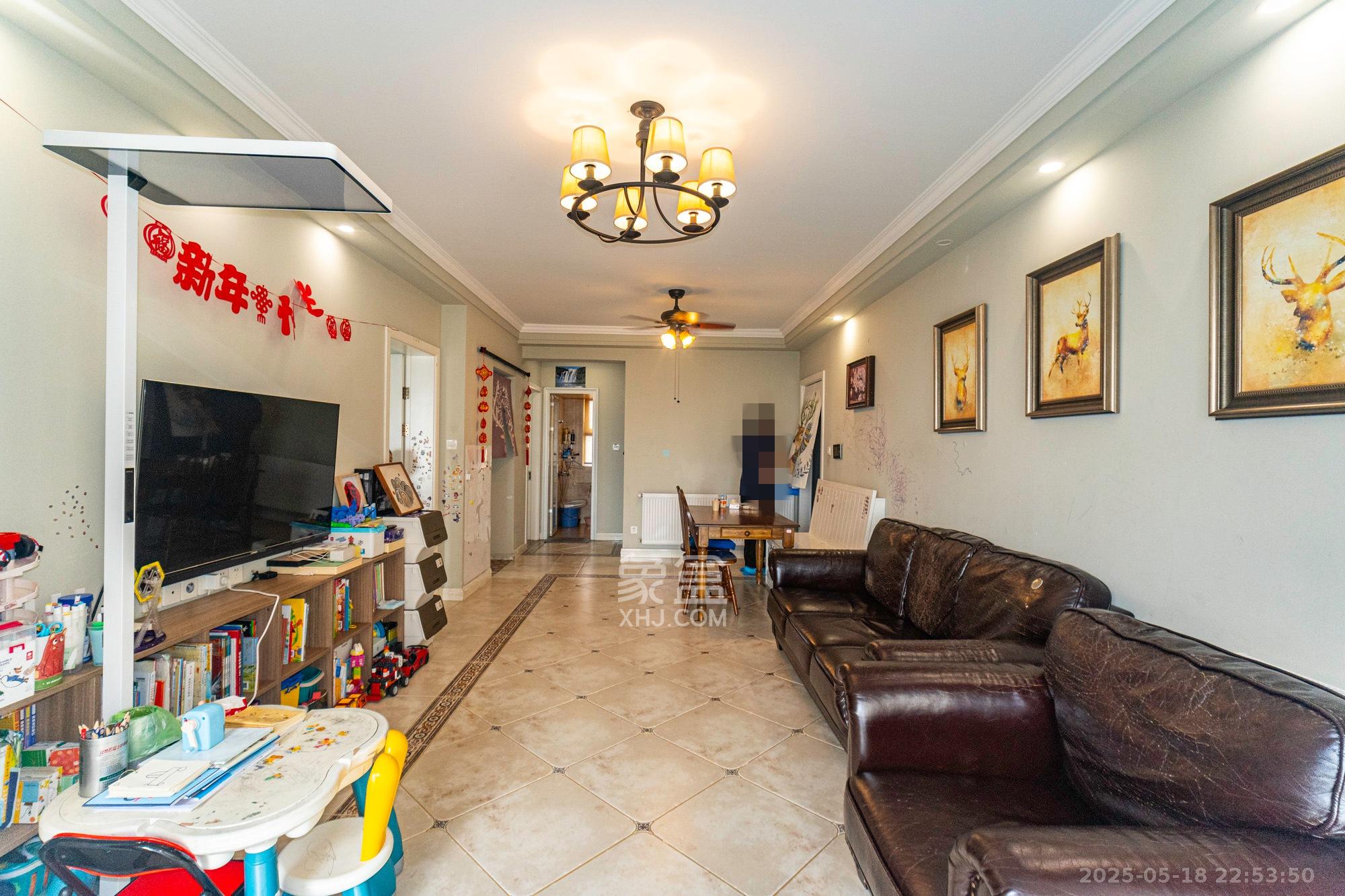 金科时代中心 3室2厅2卫 75.8万 金科时代中心 3室2厅2卫 75.8万客厅